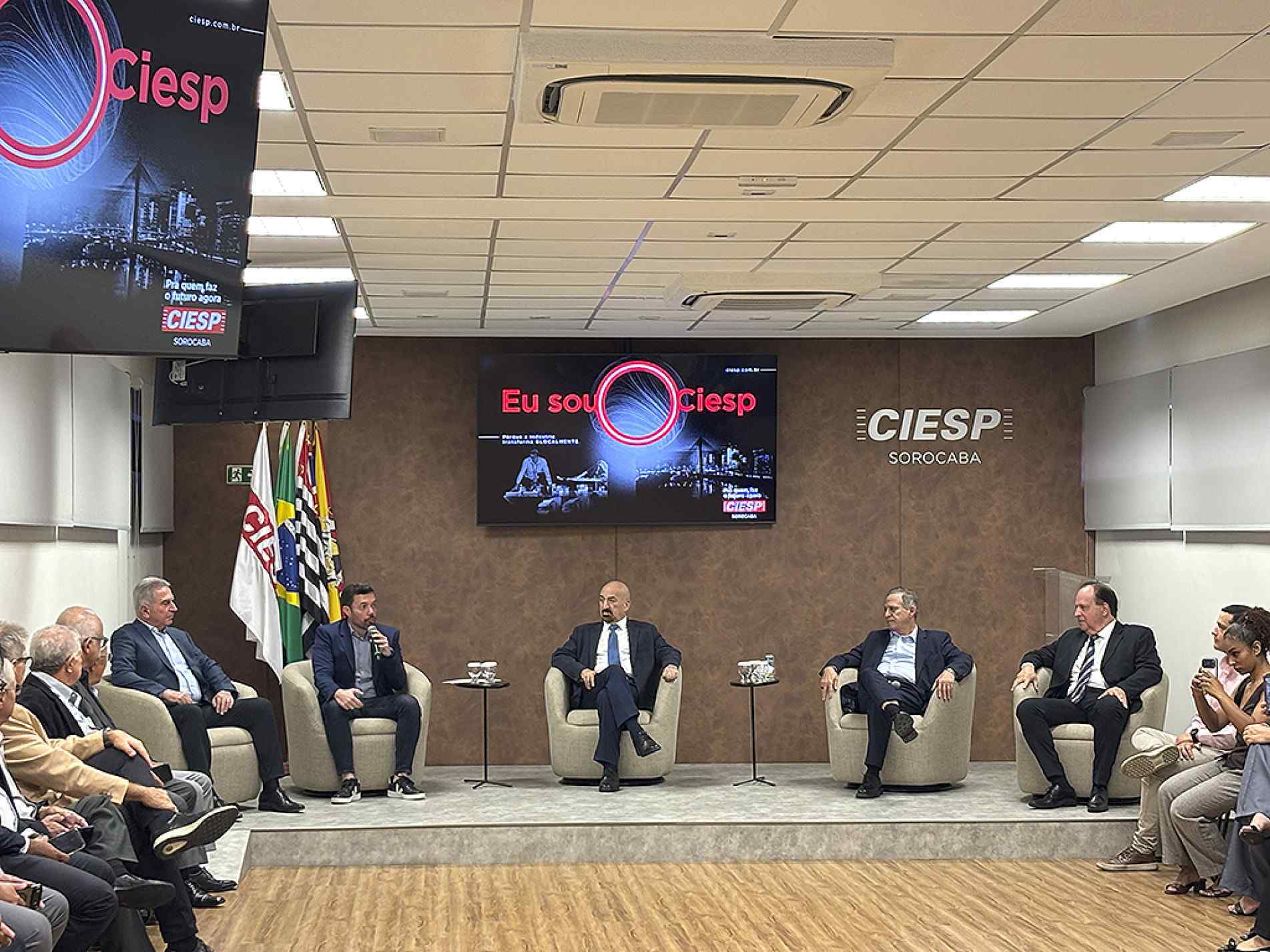 Lançamento reúne empresários do setor; energia e mão de obra são principais temas
