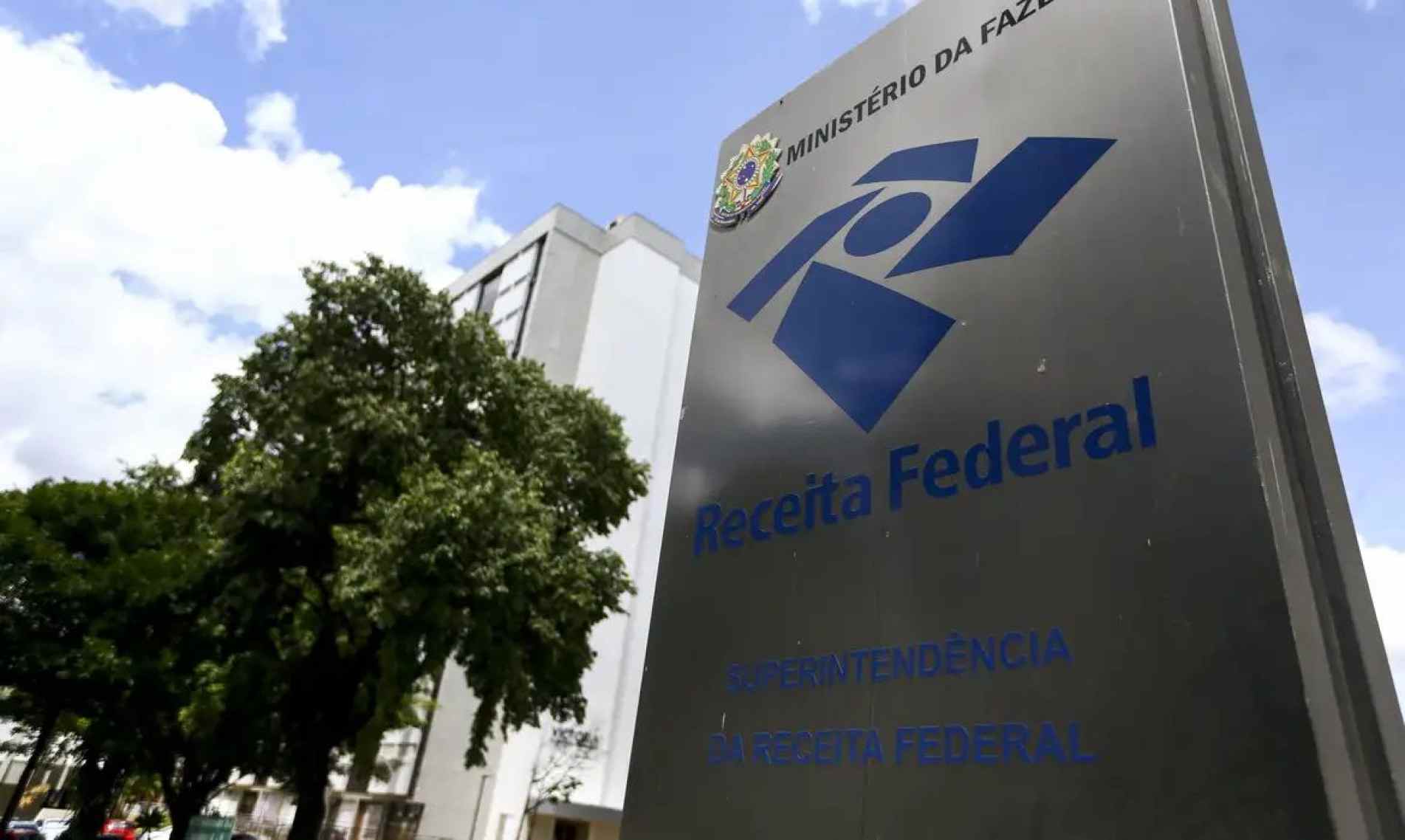 Receita define cronograma de restituições do IRPF com 1º lote em 29 de maio