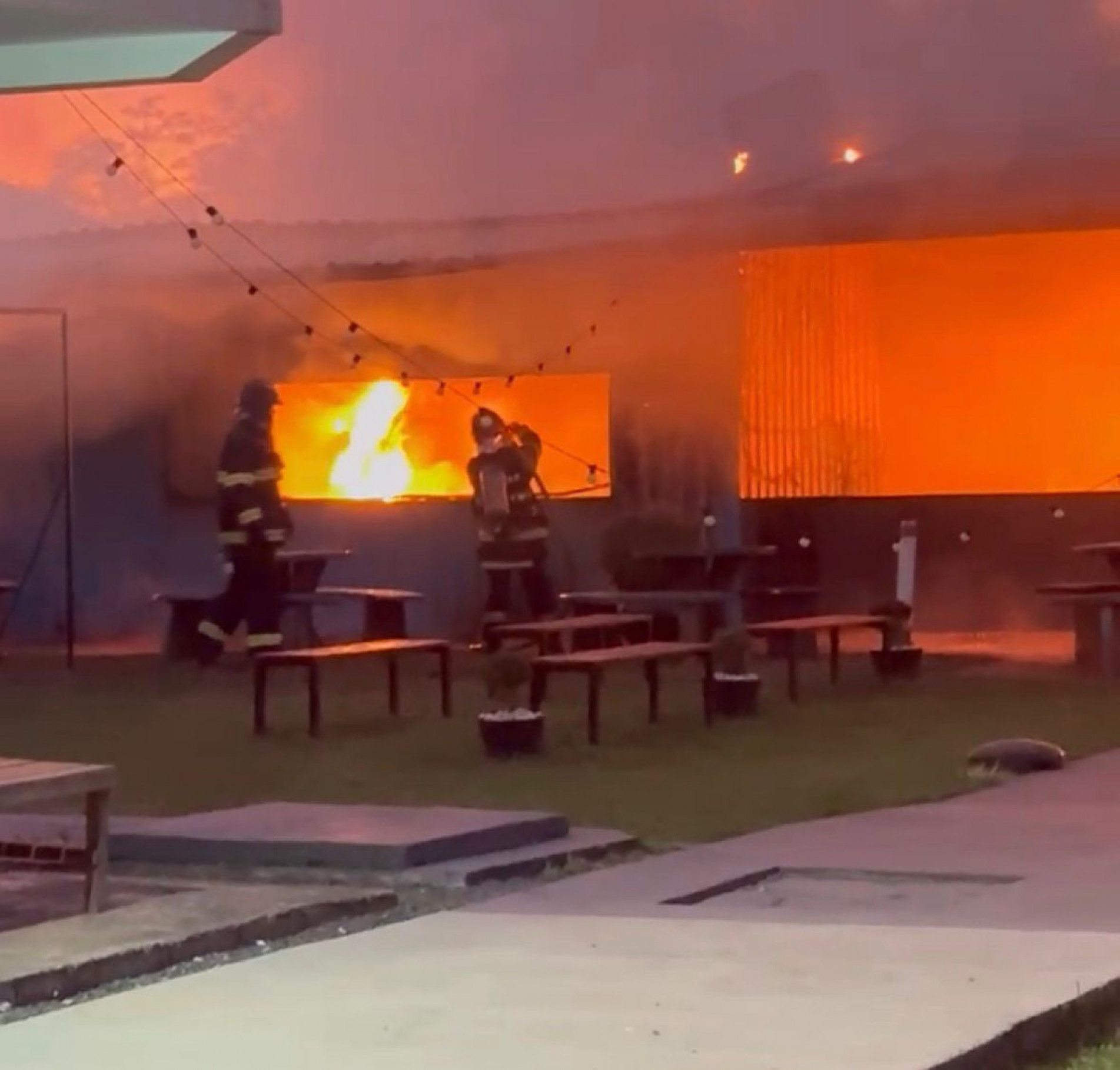 A estimativa inicial é de que cerca de 95% dos equipamentos e da estrutura tenha sido perdido