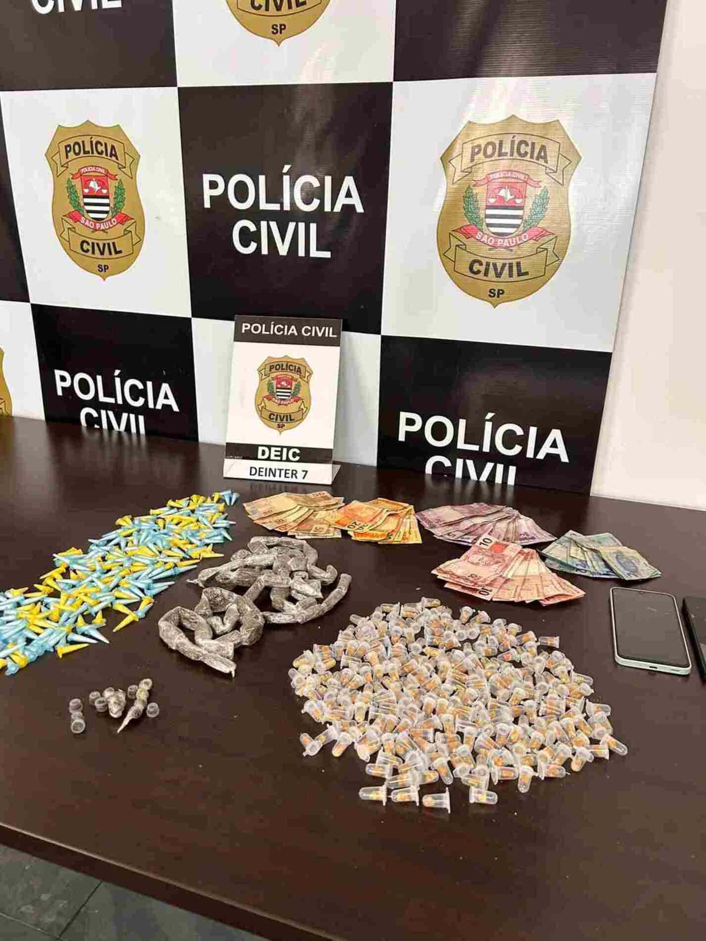 Acusados devem responder por tráfico de drogas e associação ao tráfico