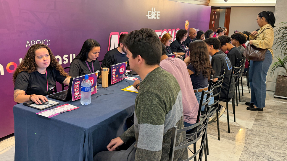 O programa de aprendizagem é voltado especialmente para quem busca desenvolver habilidades e adquirir experiência