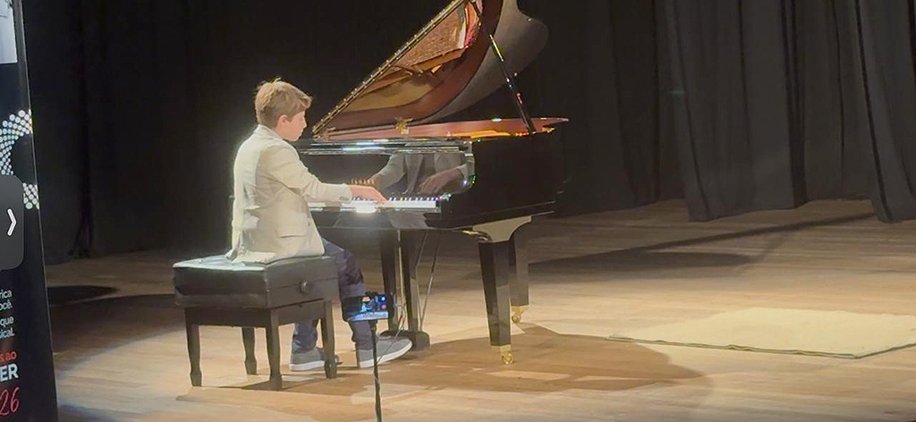 Prodígio já acumula reconhecimentos nacionais e internacionais, como 
o Concurso Edna Bassetti,   Gunter Bauer e o Piano de Ituiutaba
