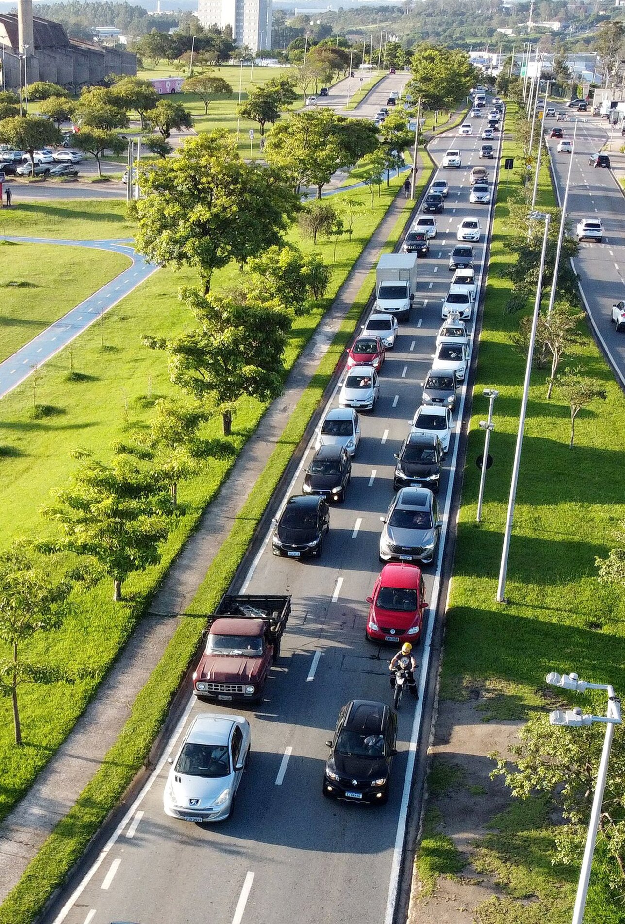 Intervenções no sistema viário buscam melhorar a circulação diante do aumento da frota