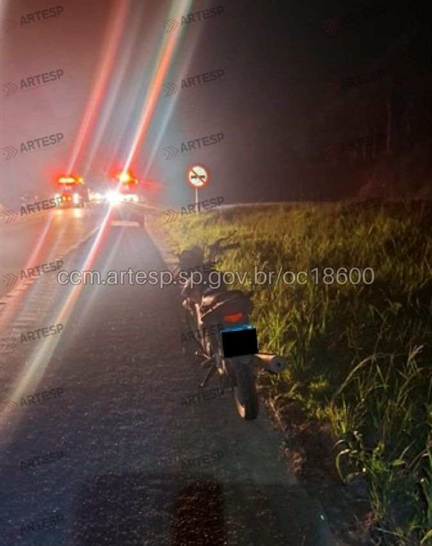 Houve o atropelamento e, na sequência, a moto tombou