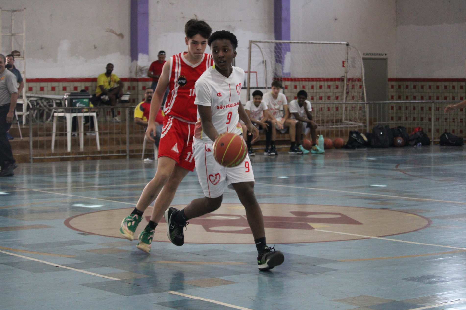 Os cursos disponíveis na grade são de futsal, vôlei, basquete, atletismo, handebol e judô