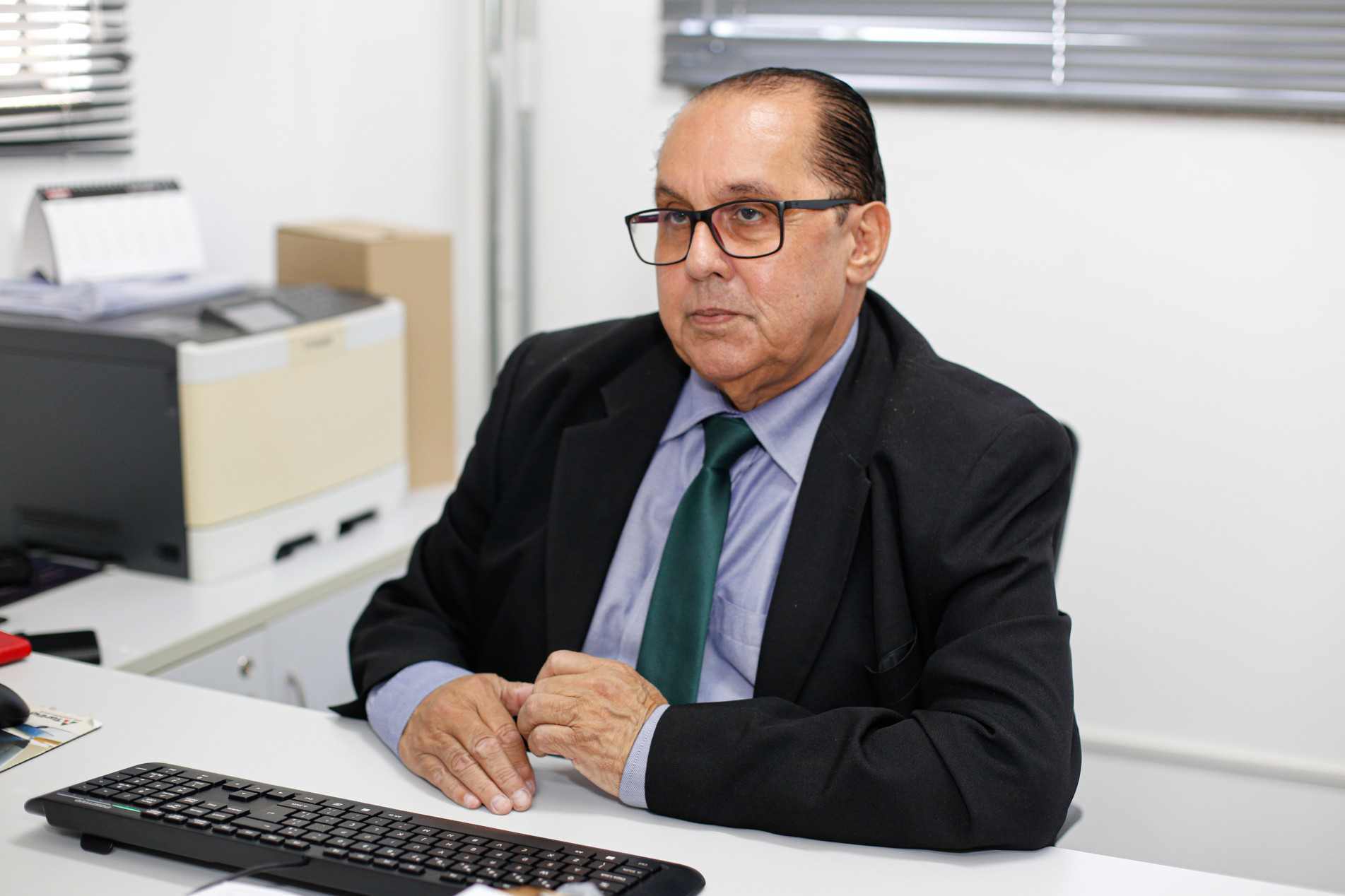 Ubiratan Vieira afirma que saída ocorreu por questões de saúde e indica sucessores