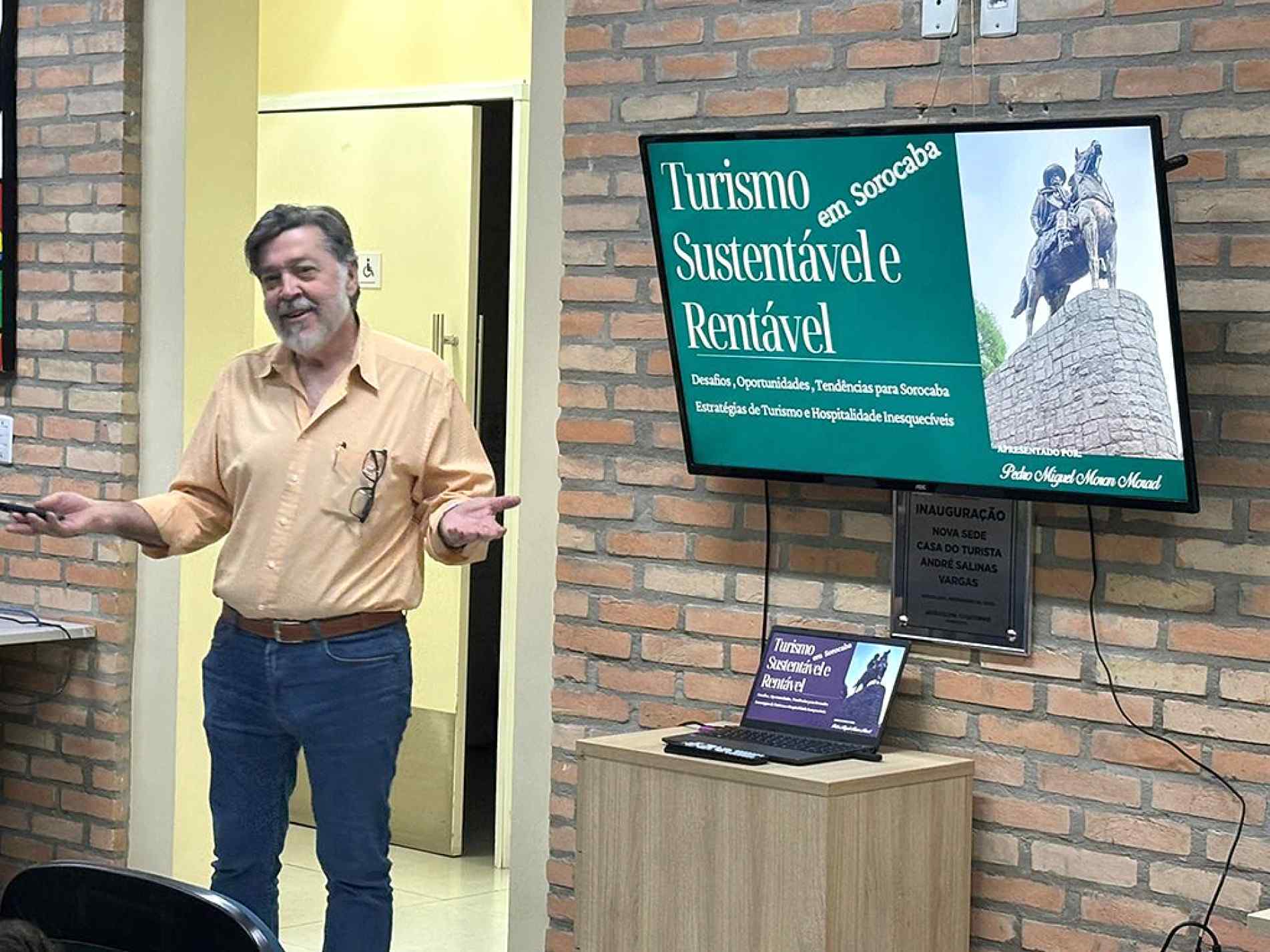 O empresário e especialista em turismo Pedro Miguel Moron Morad durante palestra do ciclo 