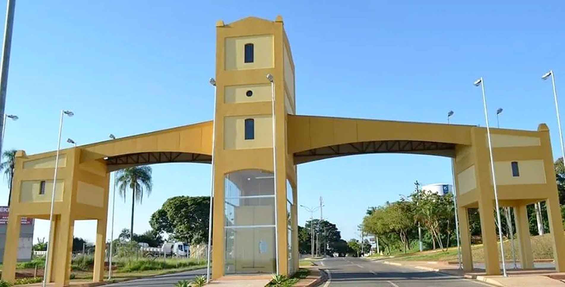  Município da RMS celebra aniversário com 
desfile, missa e eventos culturais
