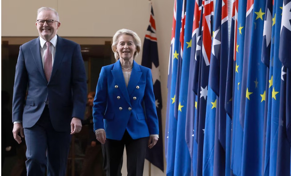 A presidente da Comissão Europeia, Ursula von der Leyen, e o primeiro-ministro da Austrália, Anthony Albanese