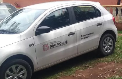  A Vigilância Sanitária do município lavrou um auto de infração e determinou a interdição total da clínica