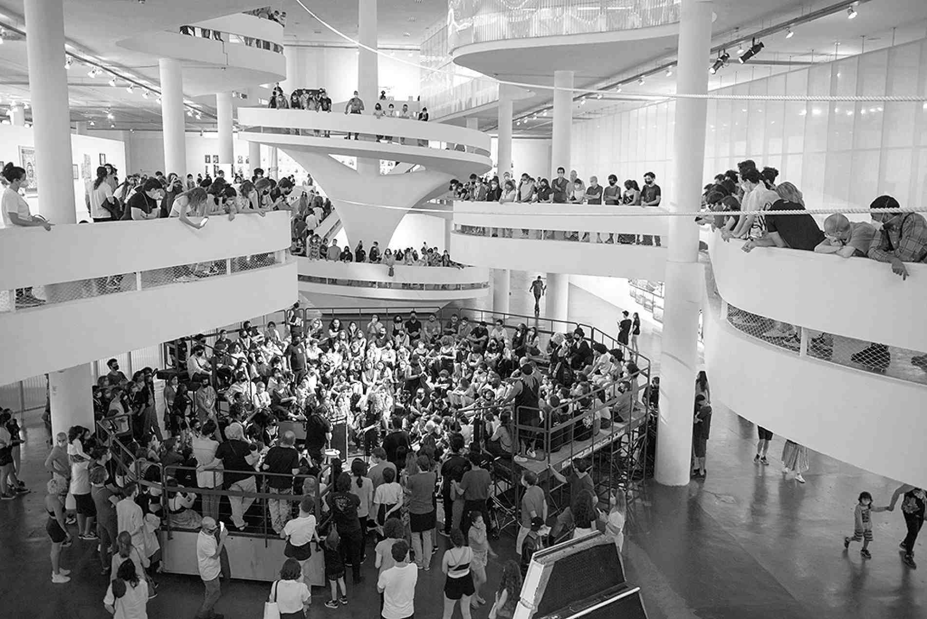 Projeto reúne exposição, oficinas e exibição de documentário entre abril e maio
