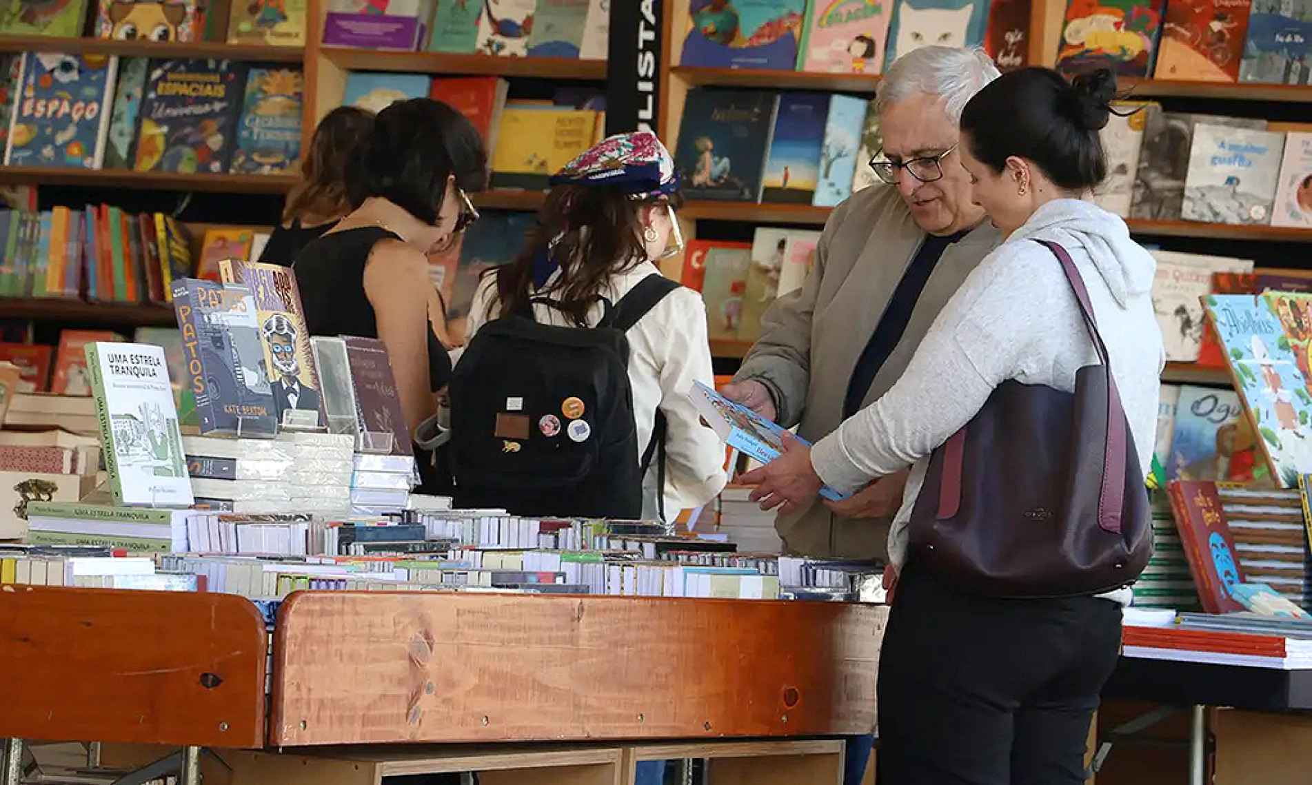 Feira do Livro na Praça Charles Miller, no Pacaembu: aumento de três milhões
