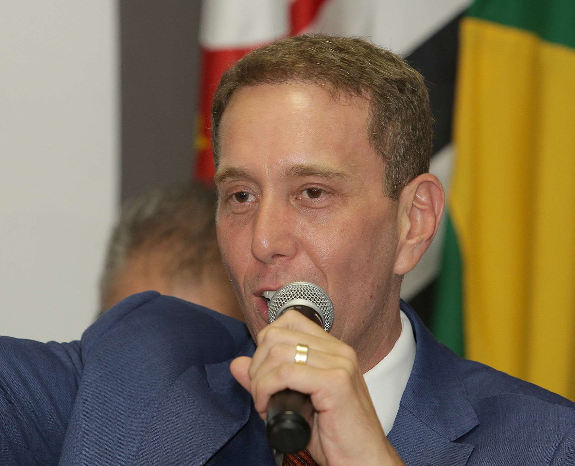  Manga deixa de lado a possibilidade de concorrer a uma 
vaga no Legislativo ou ao Governo do Estado