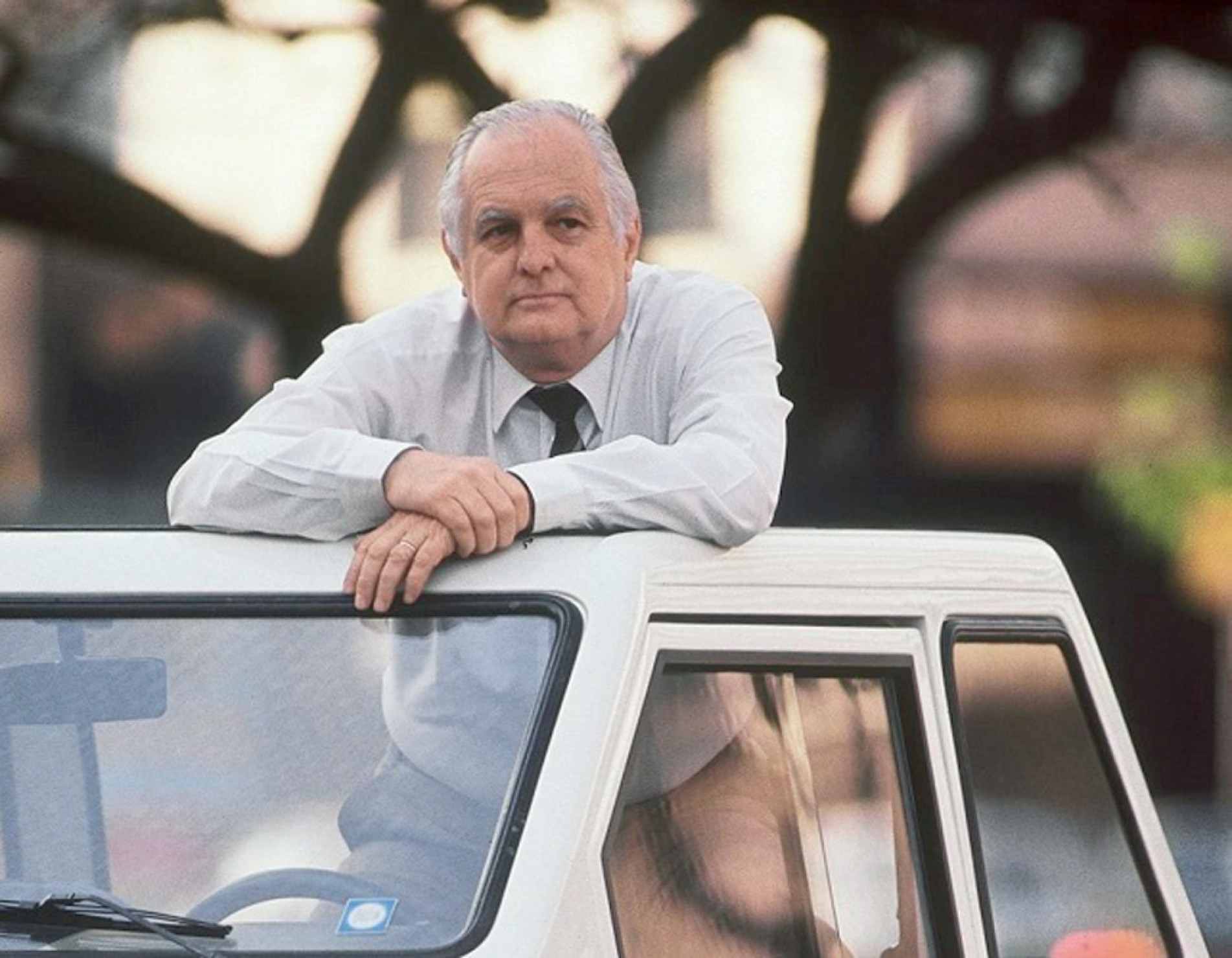 O engenheiro desenvolveu, nos anos 1970, o primeiro carro elétrico da América Latina e antecipou uma tendência que hoje ganha escala na indústria automotiva
