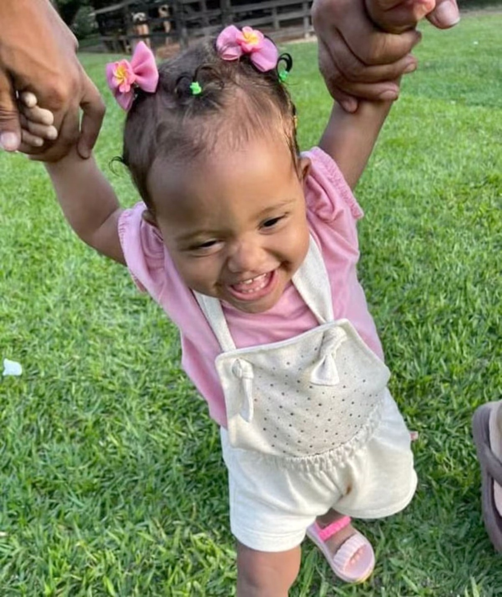 Maya tinha 1 ano e 9 meses
