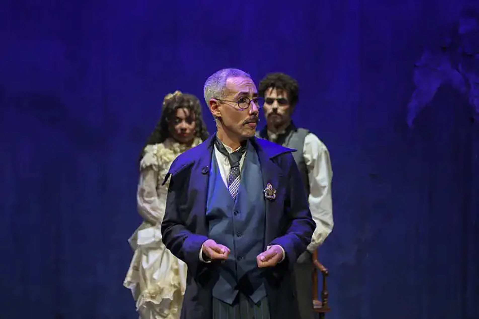 Peça adapta o clássico literário de Machado de Assis e segue em cartaz até domingo
