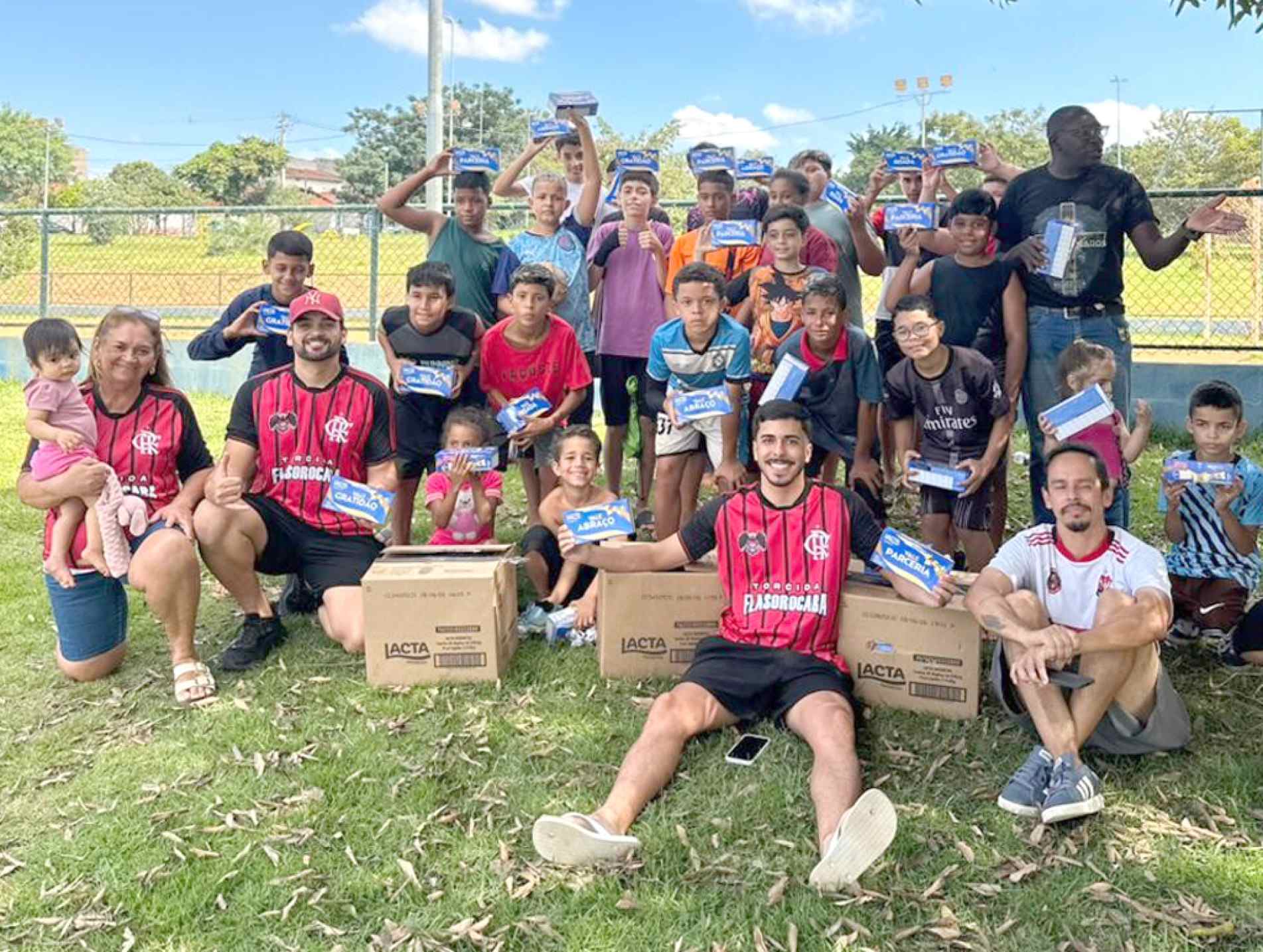 Iniciativa que mobilizou os integrantes da torcida organizada foi realizada nos bairros Ipatinga e Wanel Ville