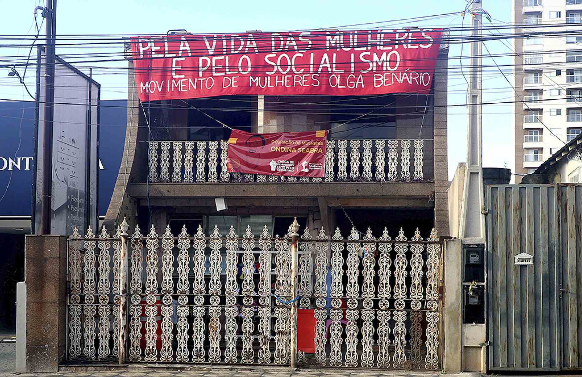 Casa na Vila Hortência está sem energia desde 18 de março e sem água desde o dia 24
