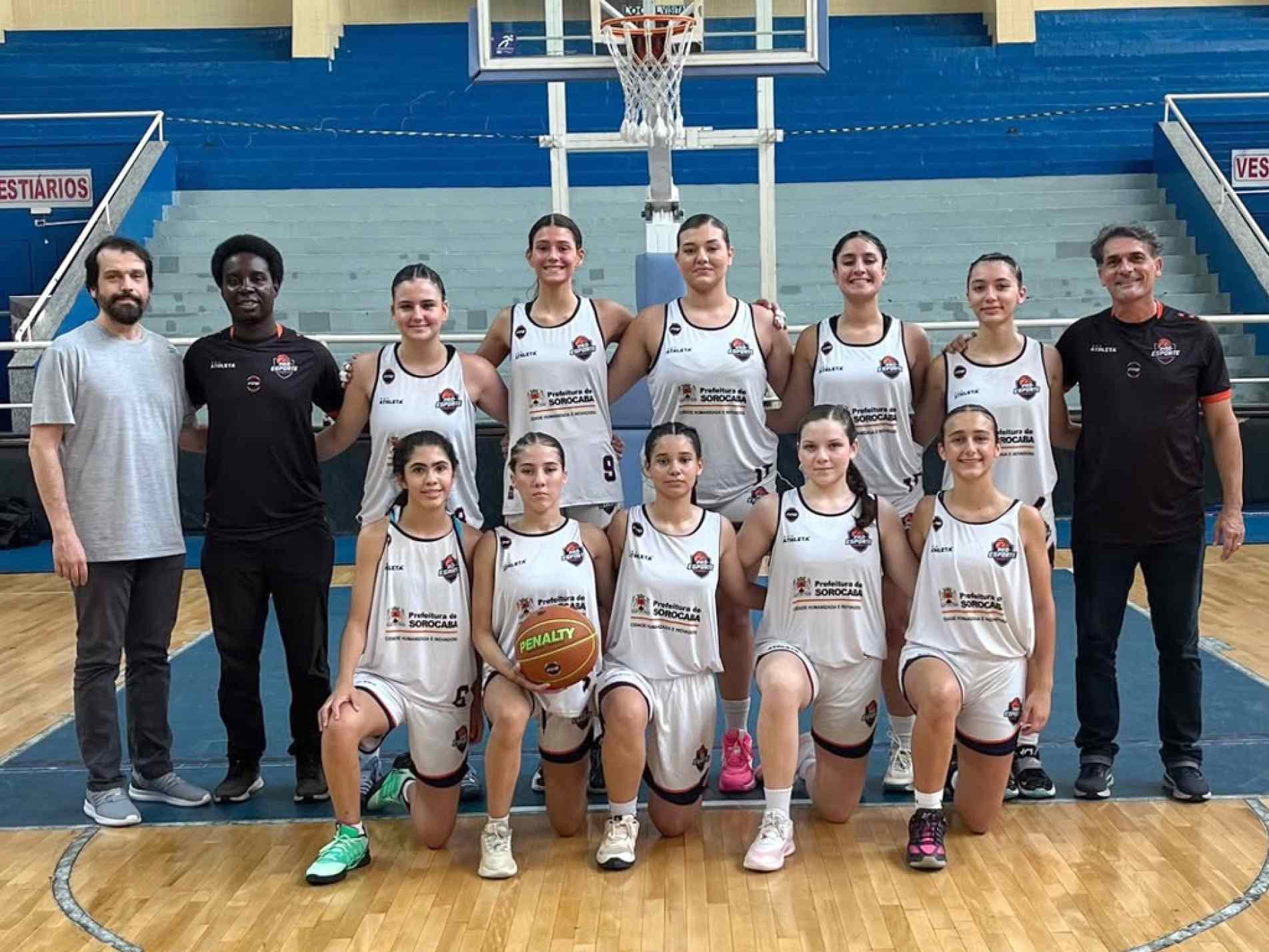 Equipe comandada pelo técnico Marcinho entra em quadra para enfrentar Guarulhos e Ourinhos
