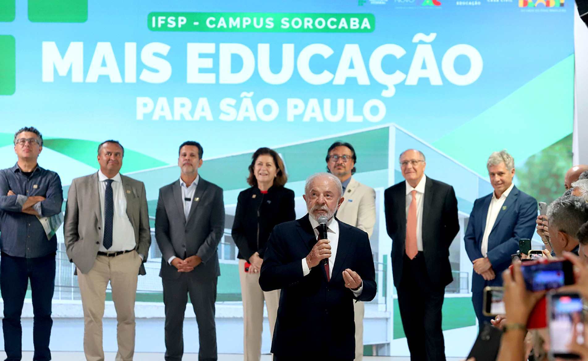 Lula defende a educação como caminho para o desenvolvimento do País
