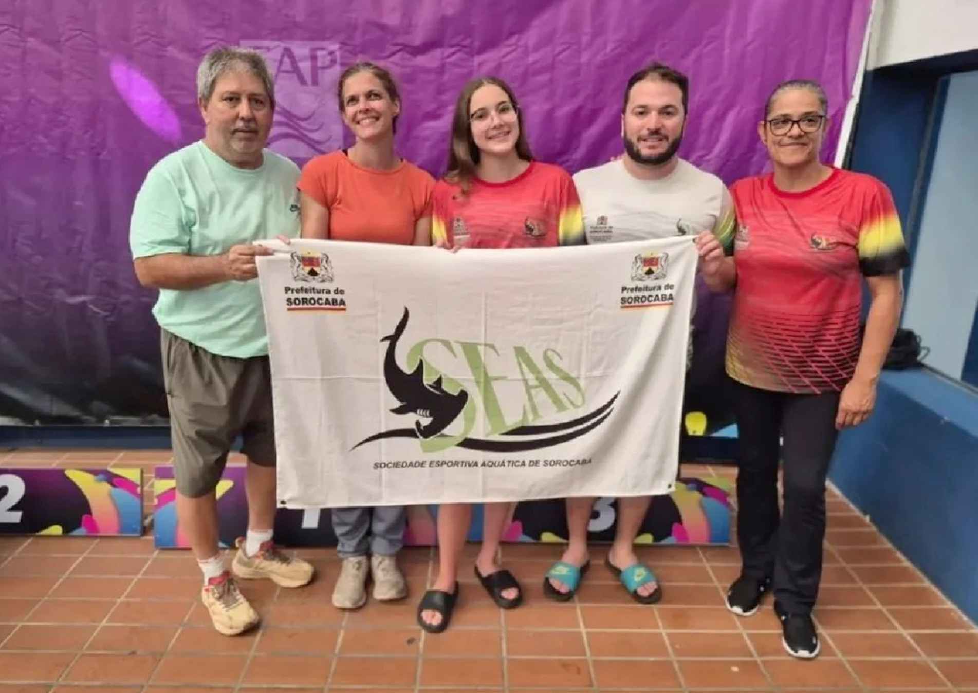 Ana Júlia Roso e Marina Barbosa ganham sete medalhas e batem três recordes