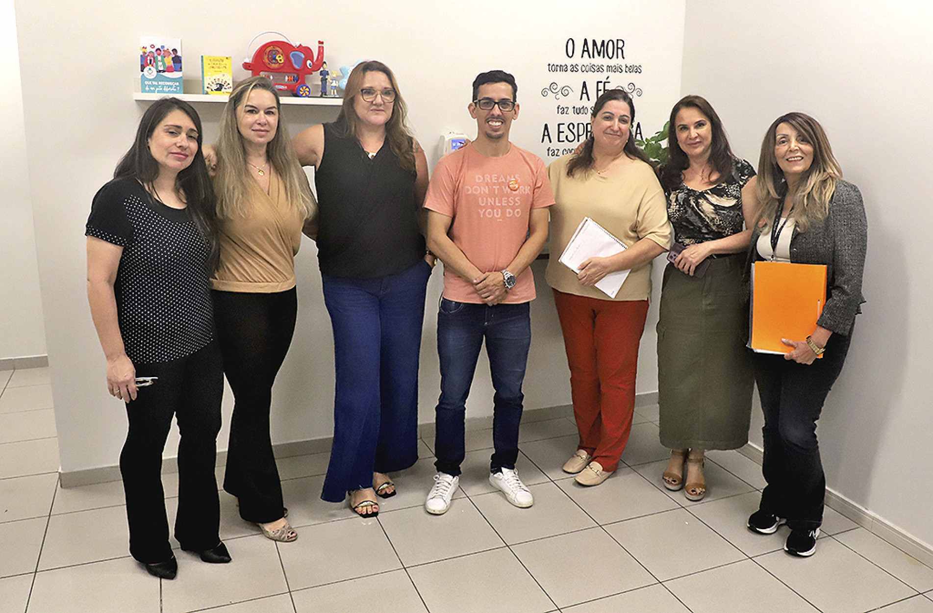 Além de orientar os jovens, campanha também busca incentivar a reflexão entre 
os adultos sobre a importância de garantir um ambiente seguro
