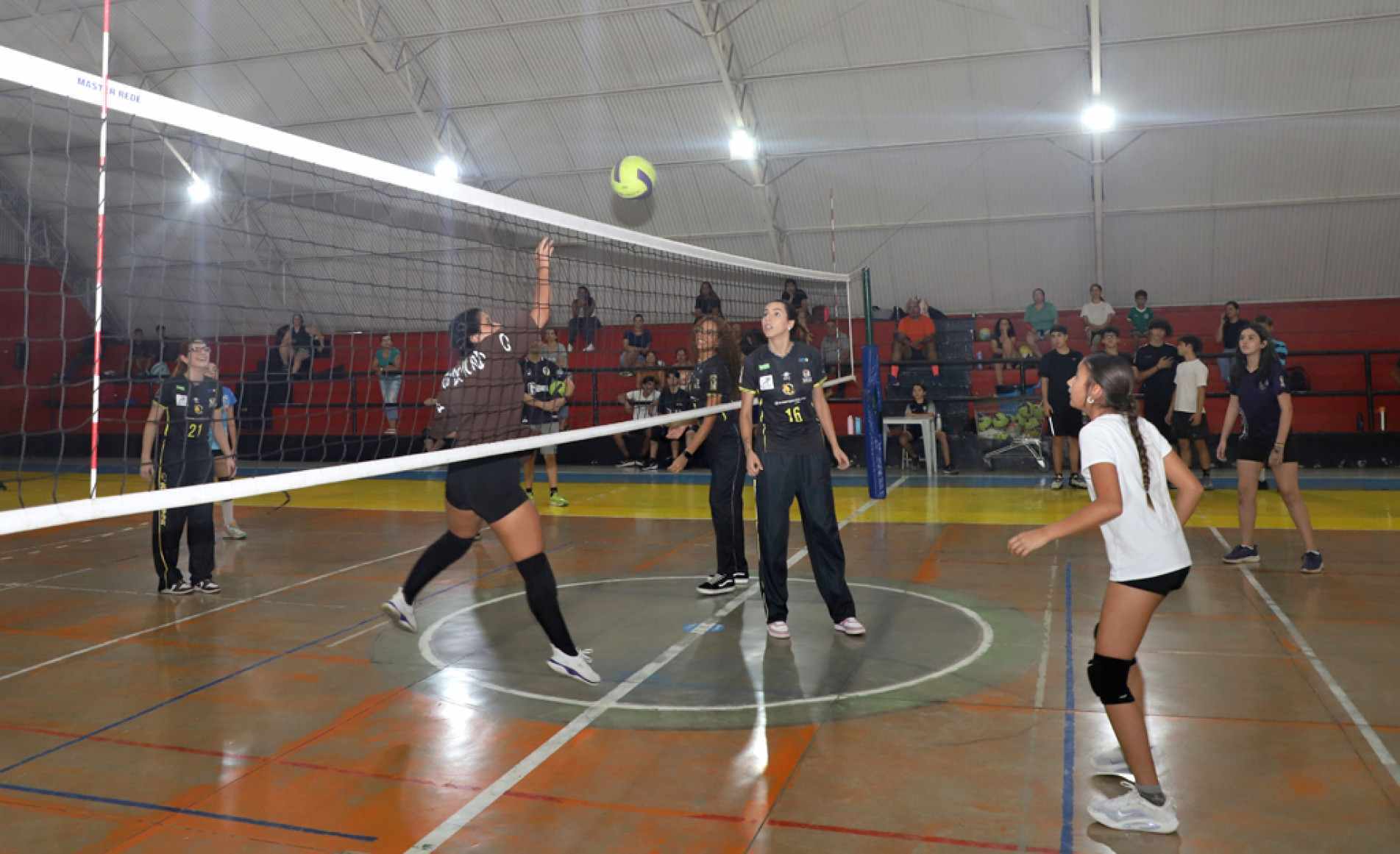 Encontro no CE da Vila Gabriel trata da rotina do alto rendimento e dos desafios da carreira 
