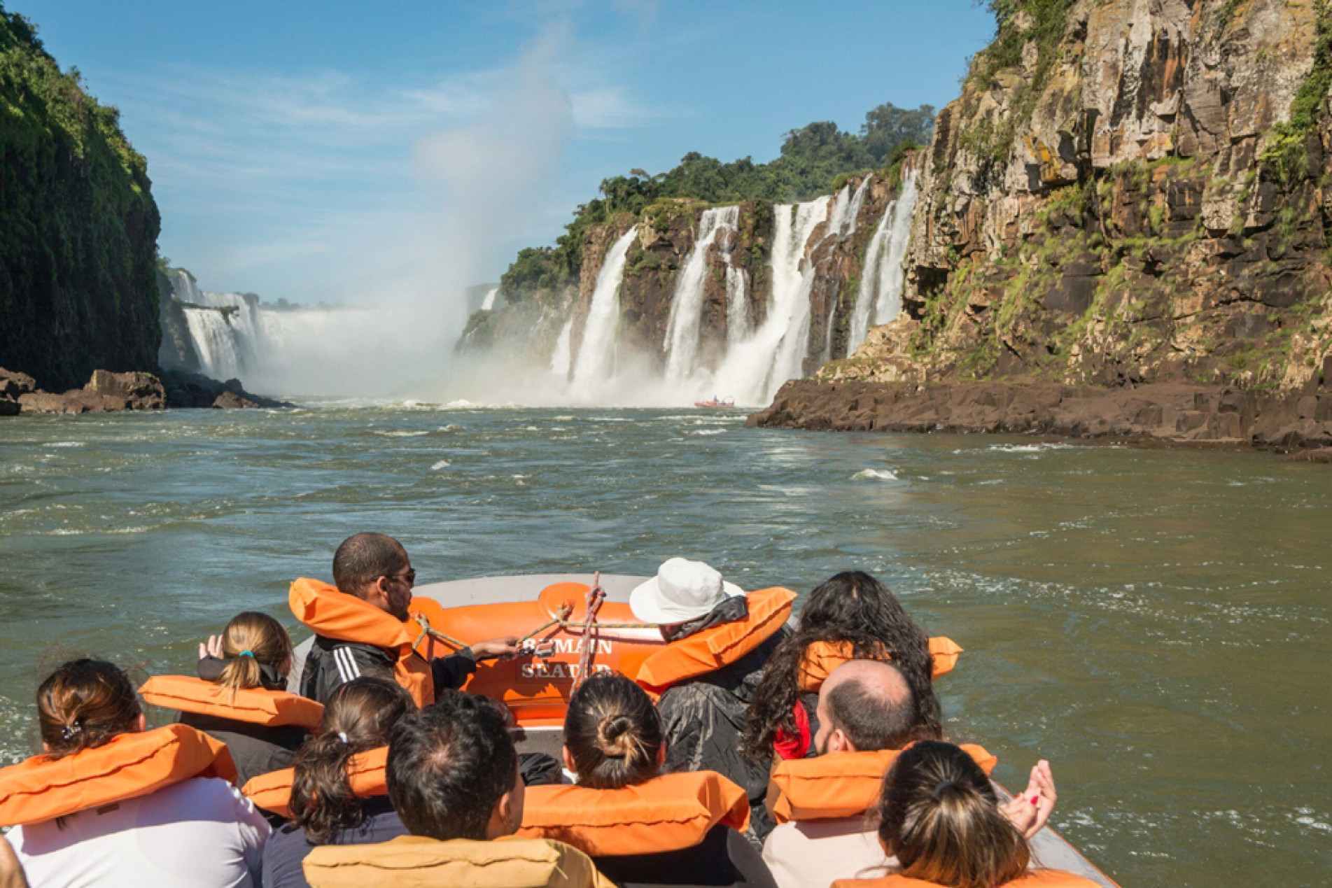 Foz de Iguaçu, no Paraná, é um dos destinos mais procurados por turistas