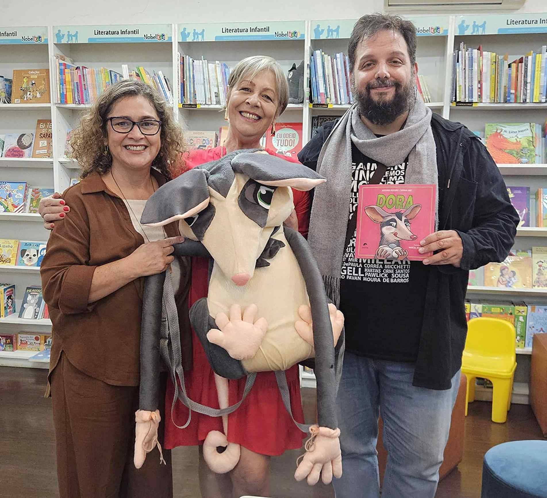 As escritoras Soraia Uno e Jussara Person e o ilustrador Marcel Bartholo: data 
homenageia Monteiro Lobato e reforça a importância do contato com os livros desde a primeira infância