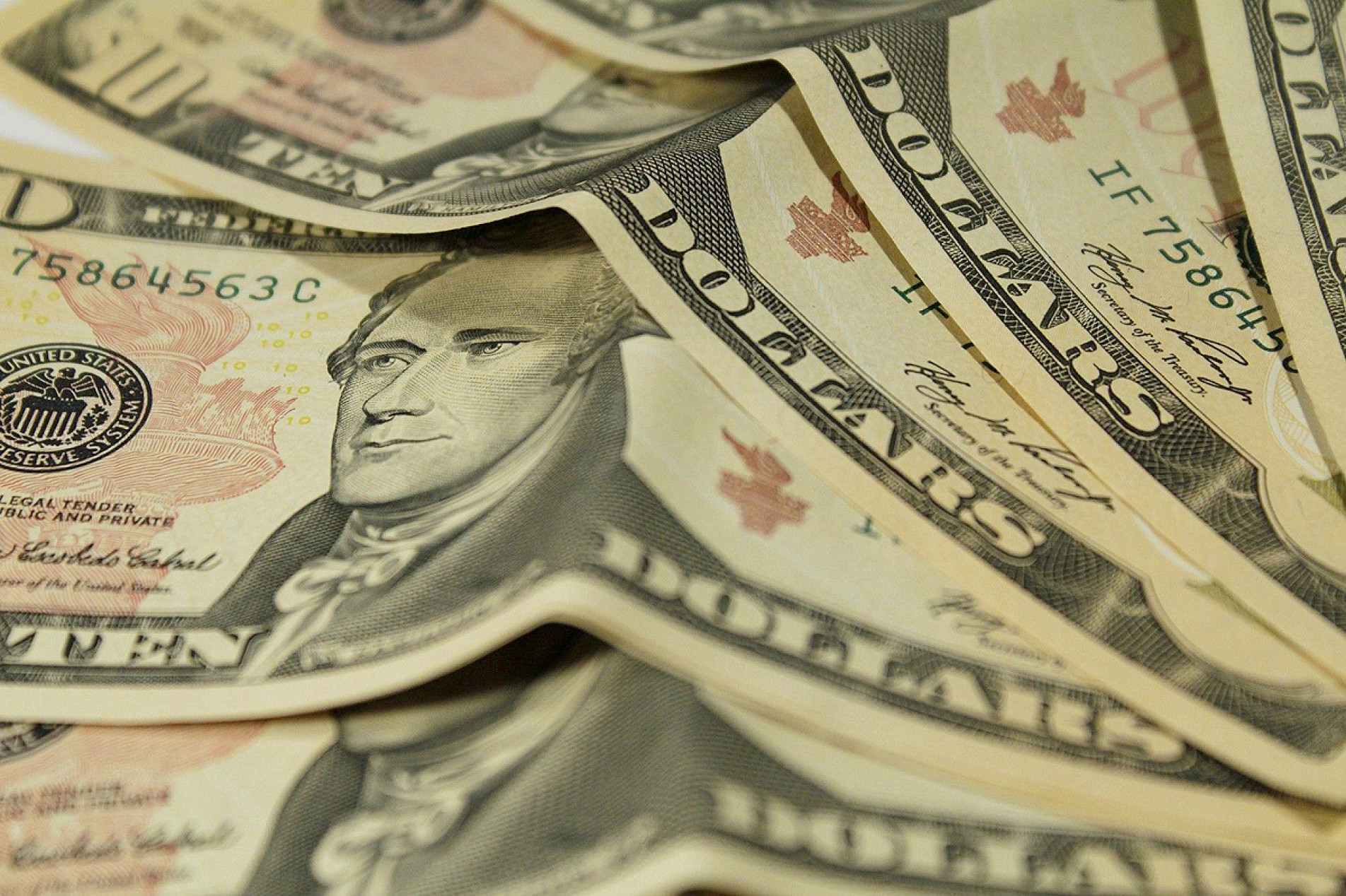 Dólar fechou na 
sexta-feira a R$ 4,98
