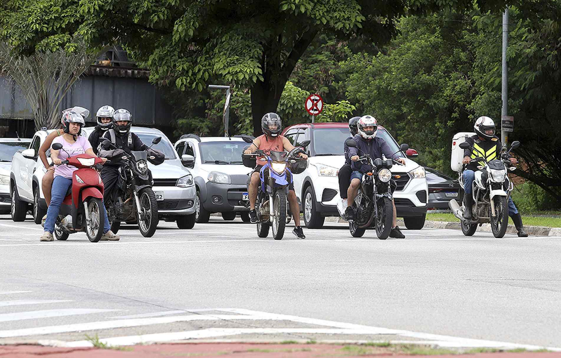 Estado também registra alta no emplacamento, com destaque para utilitários e motos
