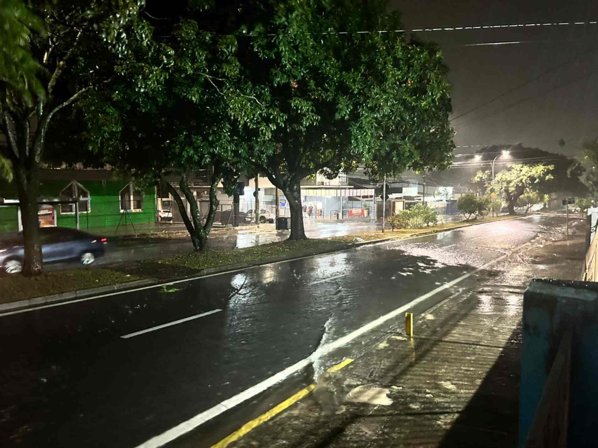 Granizo e falta de energia foram relatados na Vila Progresso 