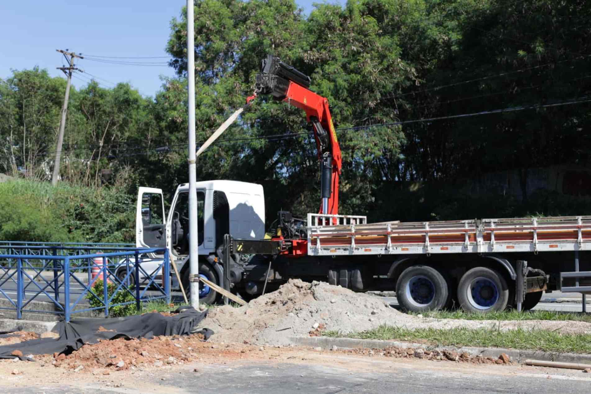Saae realiza obra emergencial na avenida Dom Aguirre