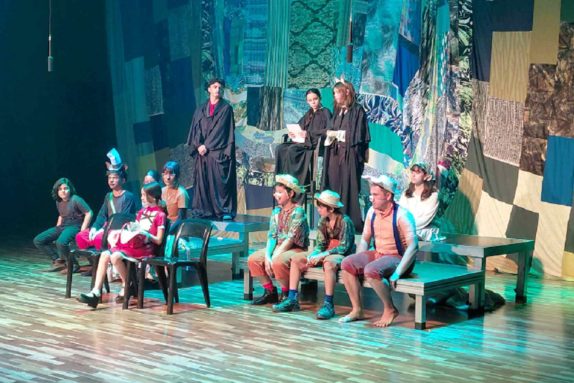 Espetáculo propõe participação do público e 
releitura contemporânea da fábula infantil