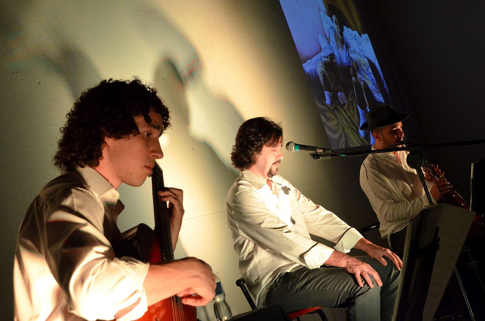 Apresentação une música, poesia e artes visuais em homenagem ao artista são-roquense
