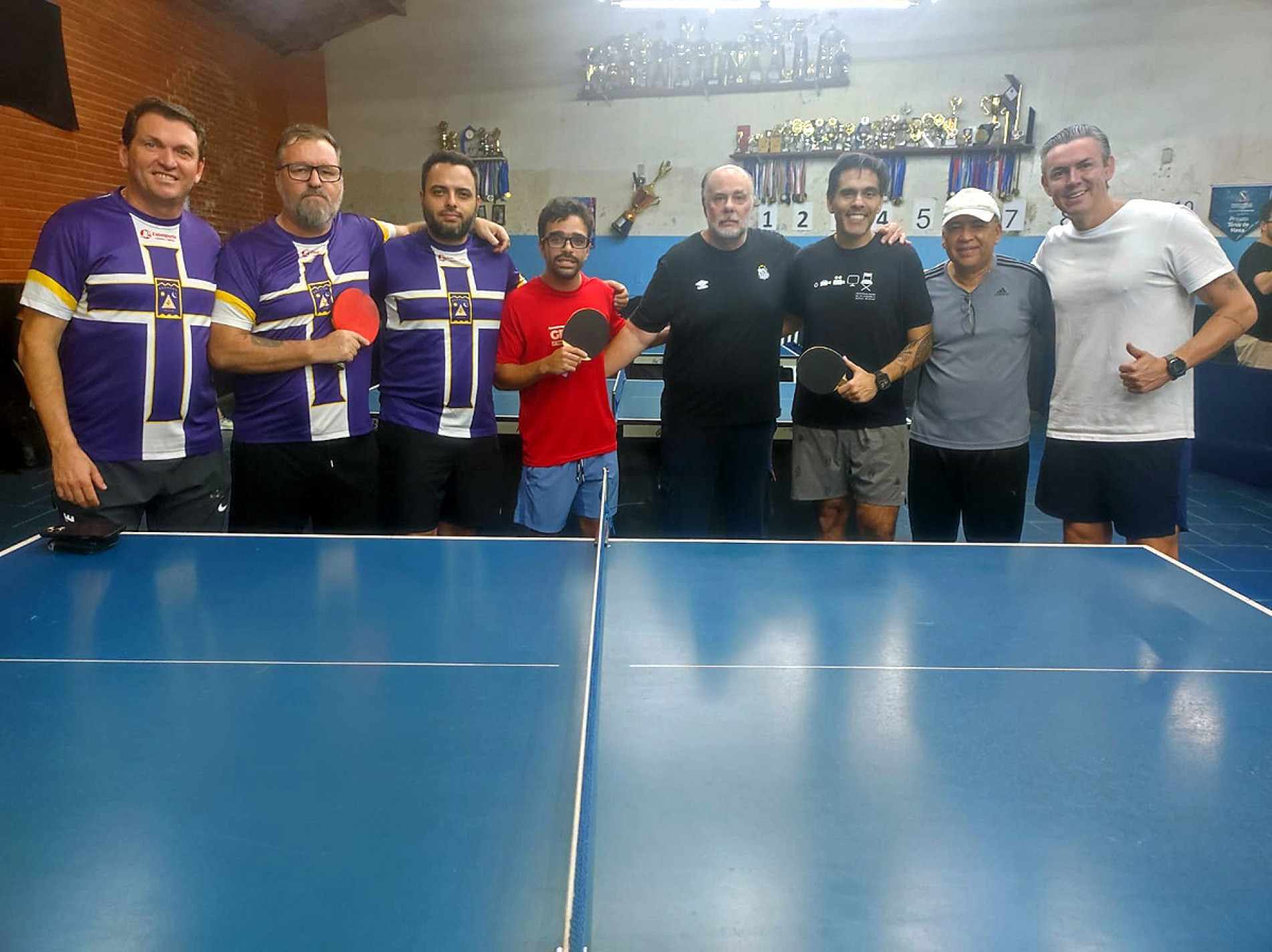 No tênis de mesa, Rafael Tobias de Aguiar (à direita) é campeão com a Fraternidade Acaciana em 2º
