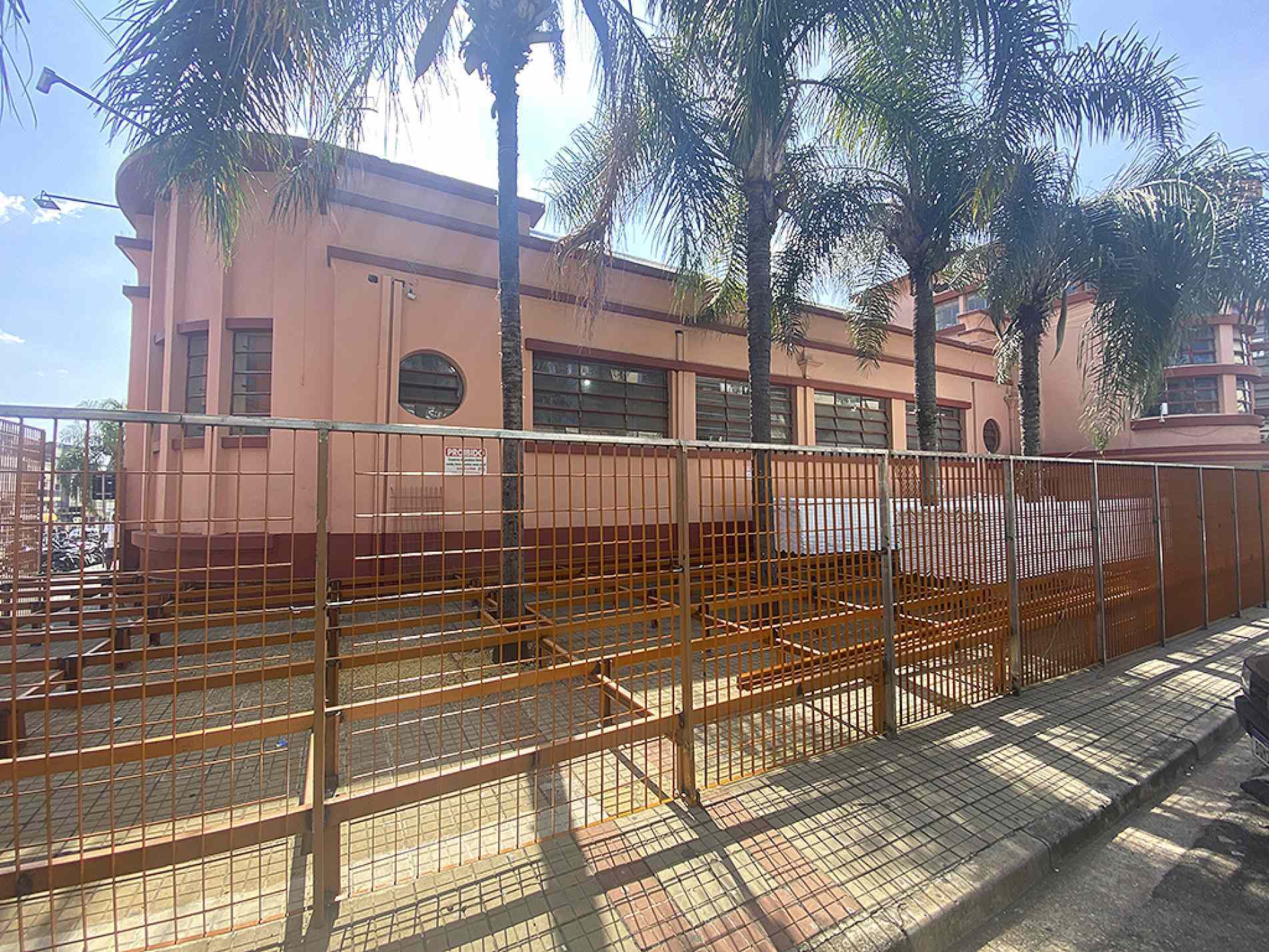  Decks externos, que permitirá a instalação de mesas ao ar livre, devem ser concluídos em até 40 dias
