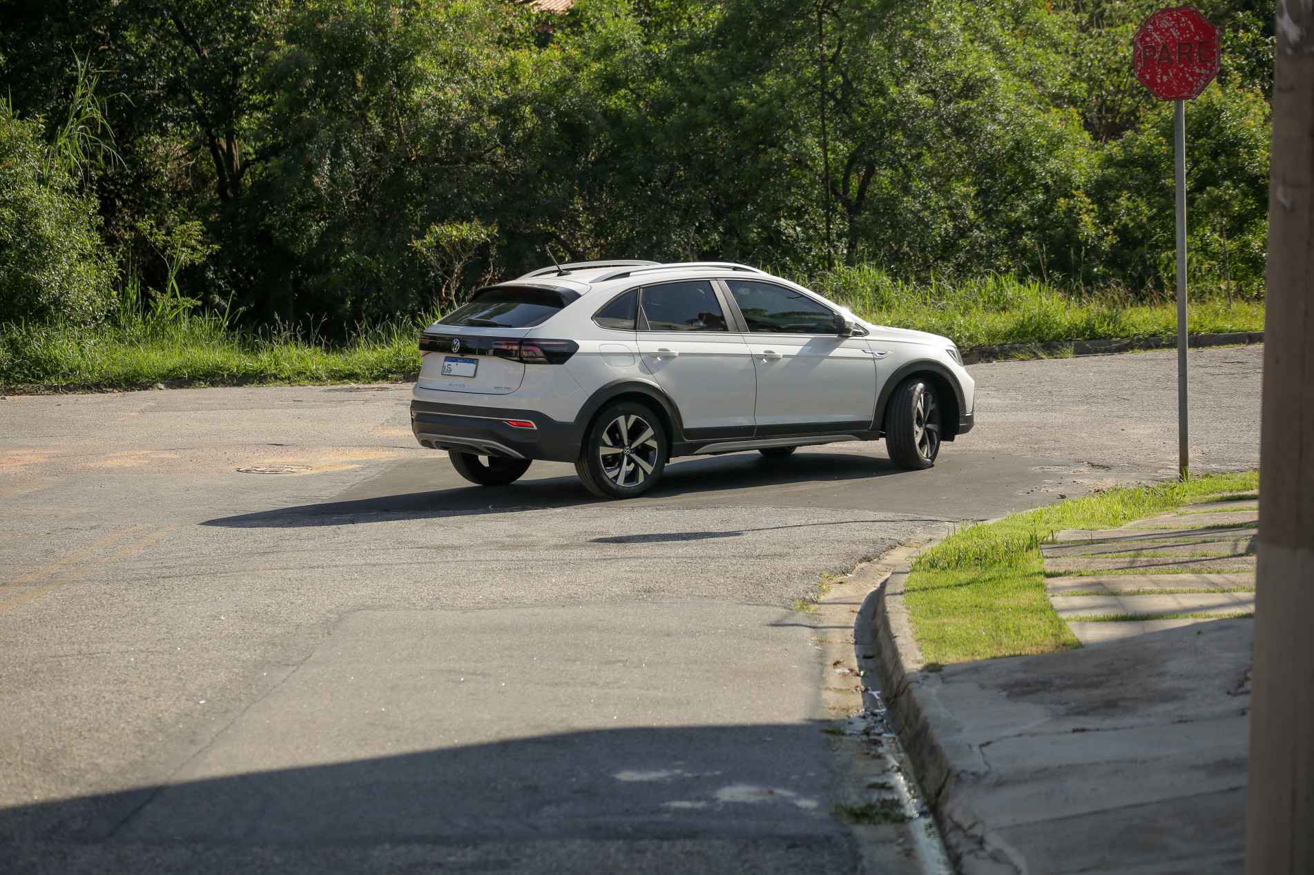 A abertura tinha dimensões equivalentes ao tamanho de um carro