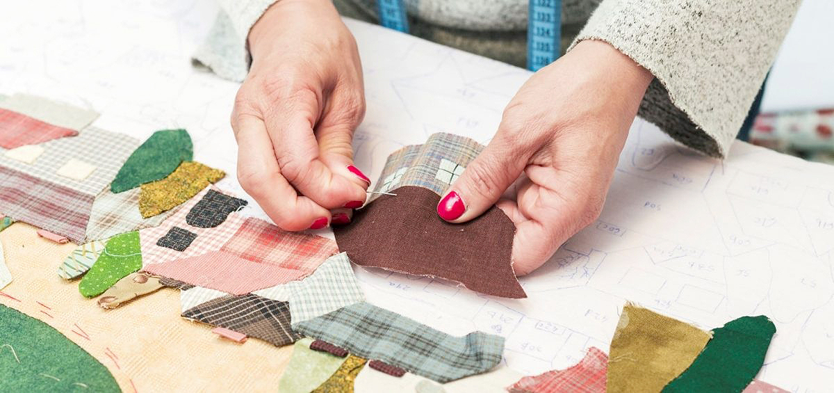 Participantes vão aprender técnicas 
artesanais e produzir uma caixa de livros
