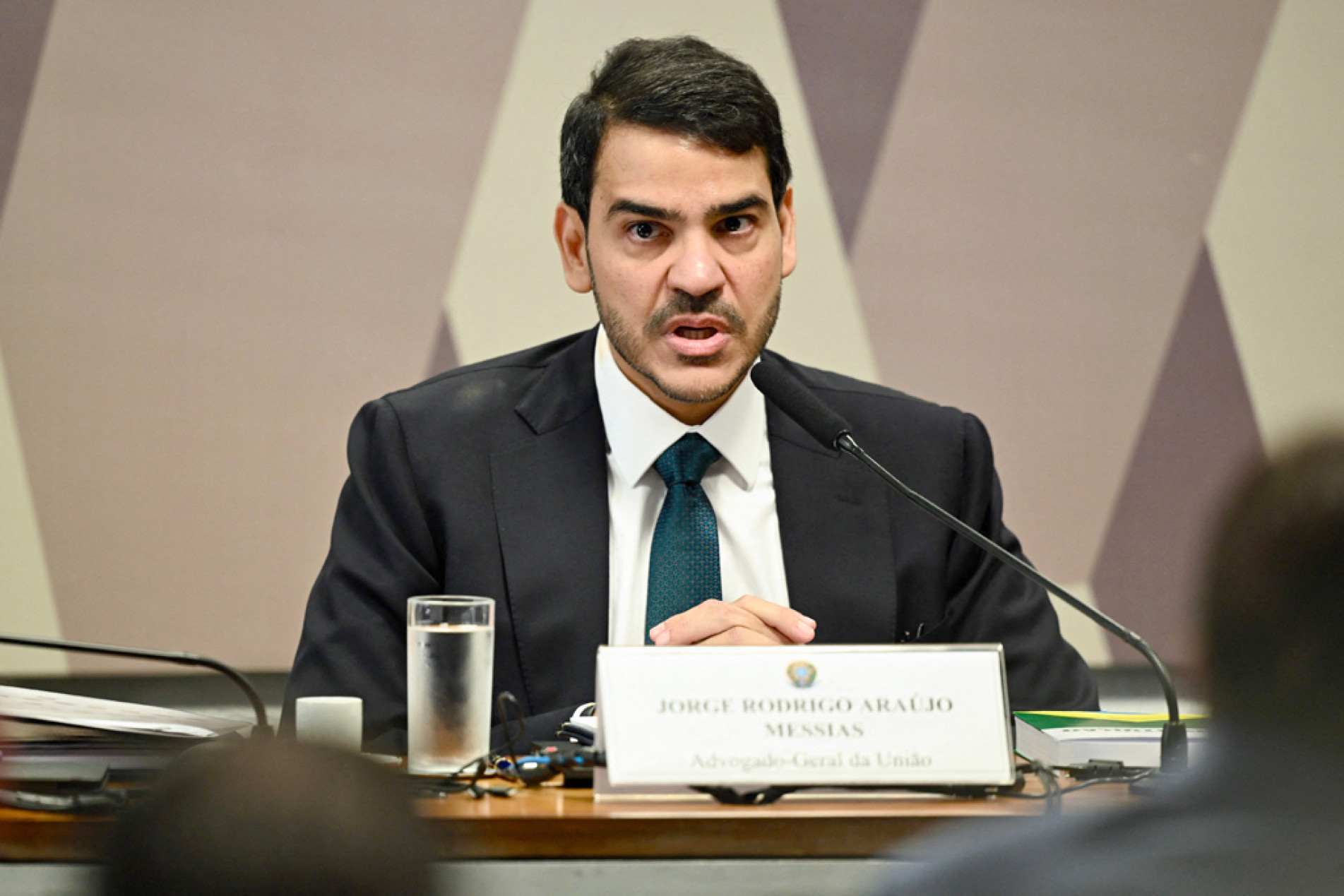 Sabatina com advogado-geral da União durou oito horas 
