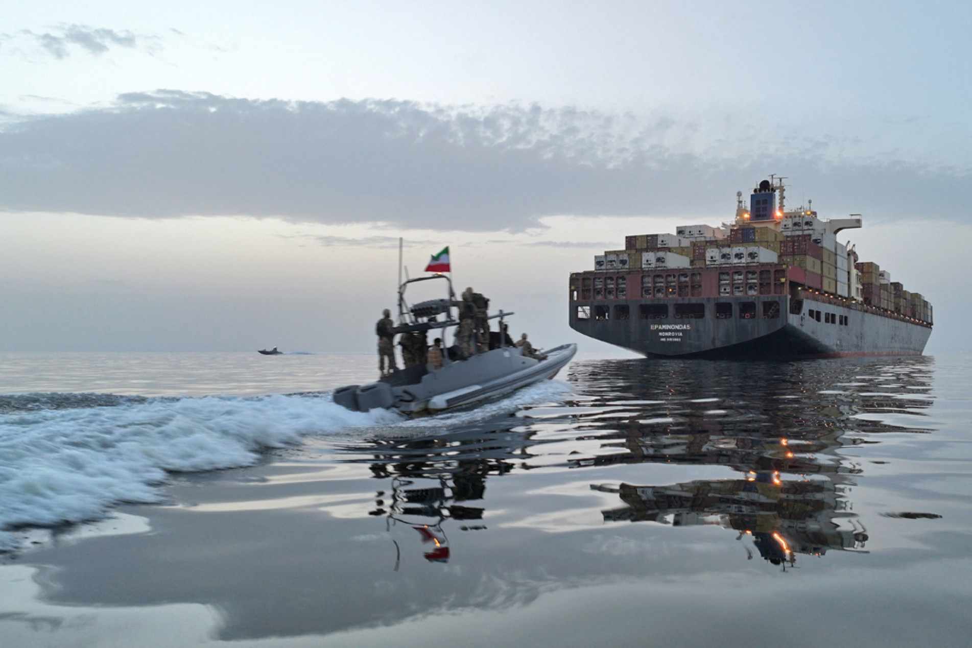 Bloqueio a navios permanece, apesar do cessar-fogo
