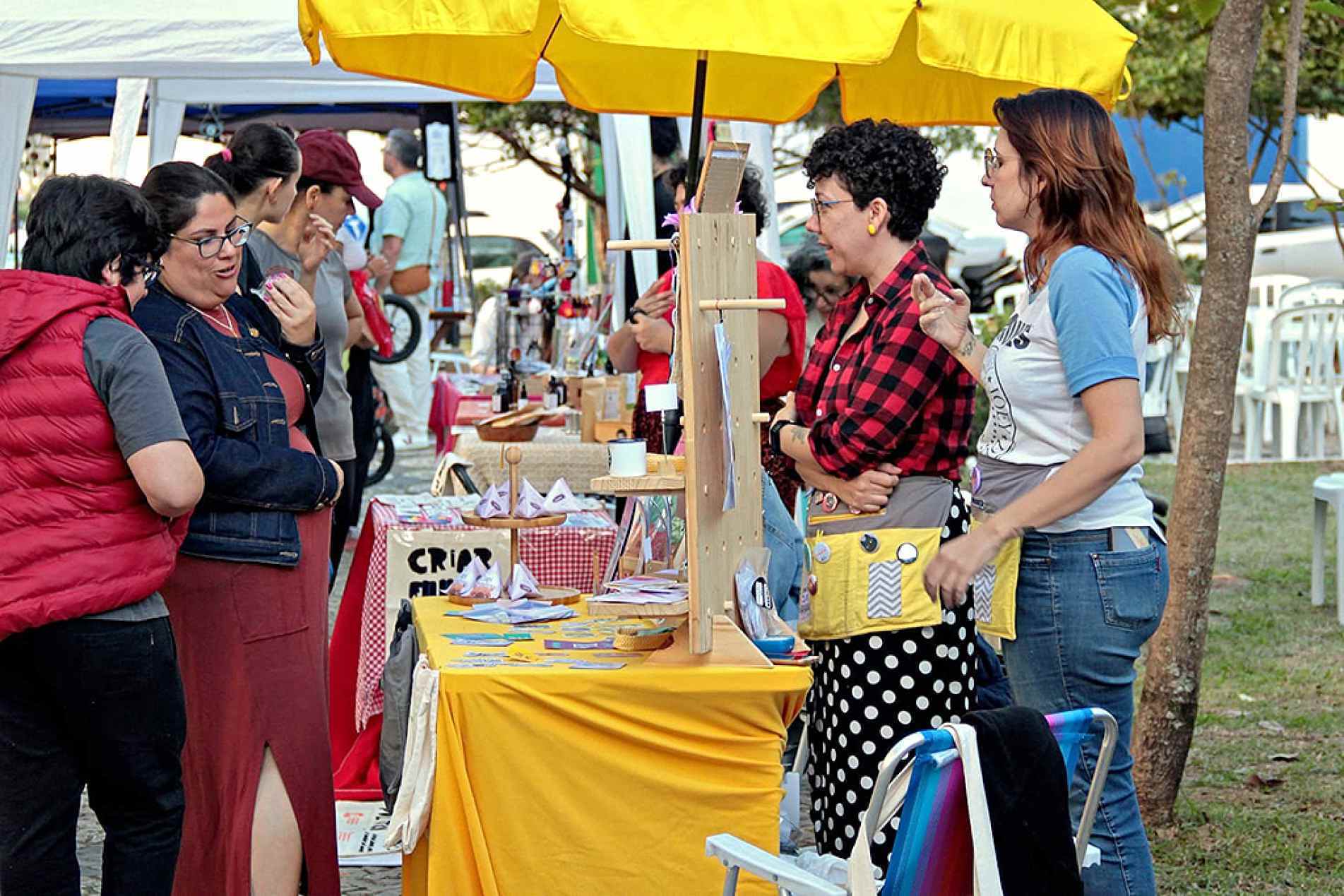 Público poderá aproveitar as barracas de artesanato, a praça de alimentação e atividades culturais ao longo do dia
