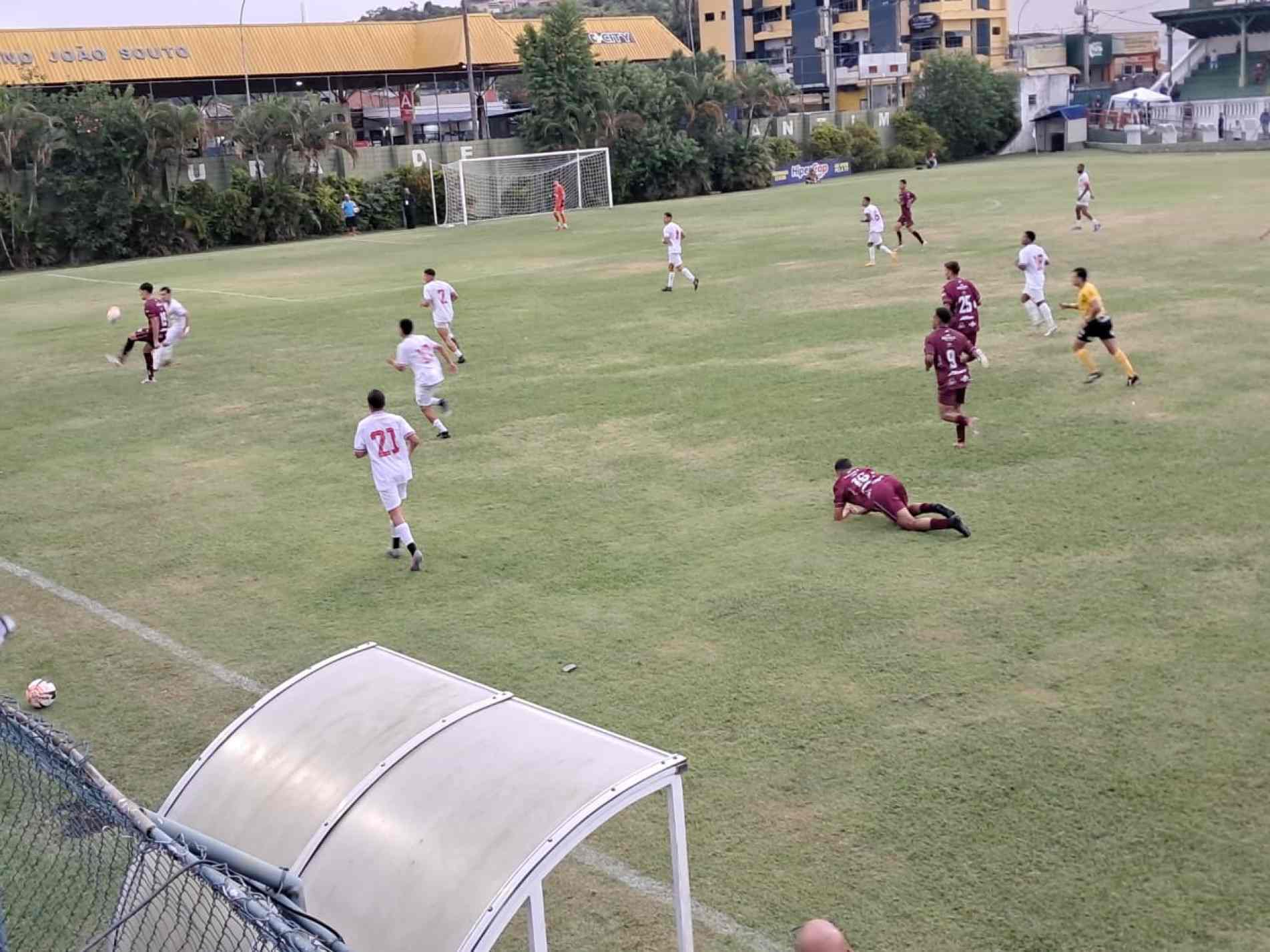 Partida foi disputada no estádio municipal de Votorantim
