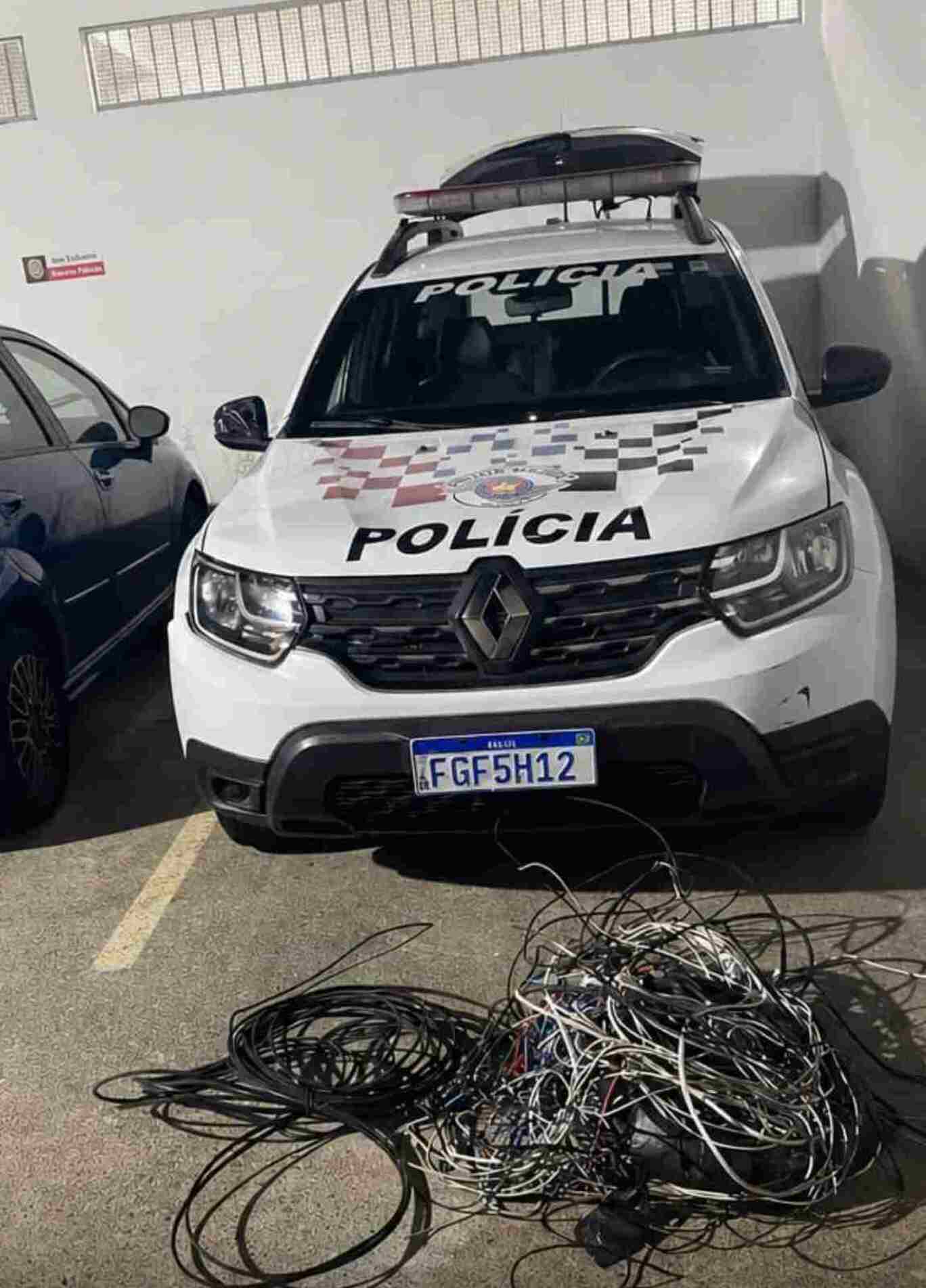 O homem recebeu atendimento médico e permaneceu internado sob escolta policial