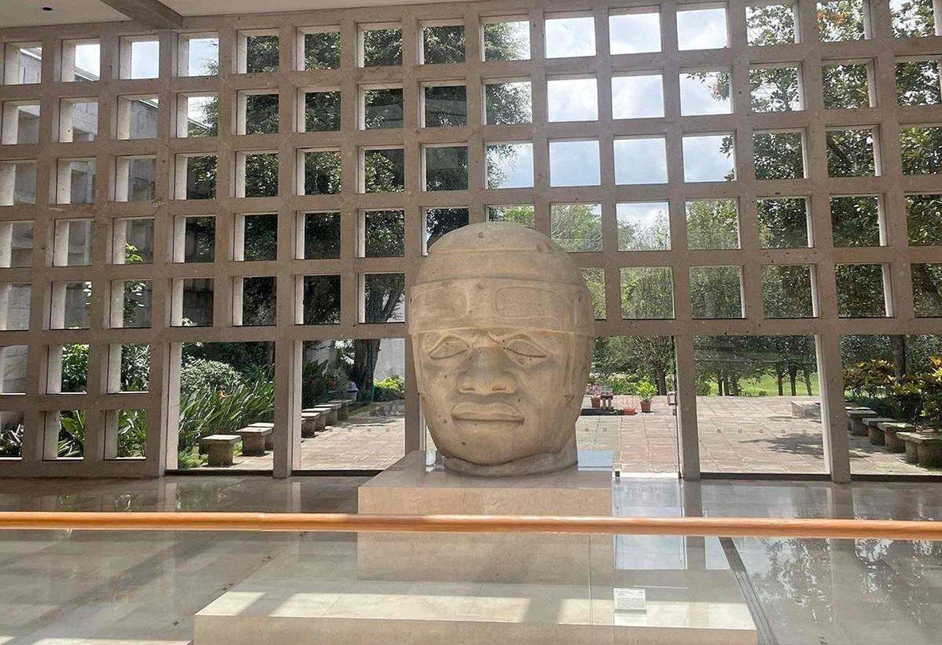 Esculturas gigantes dos olmecas impressionam pelo tamanho e pelos
detalhes, e ainda despertam mistérios sobre esse povo antigo
