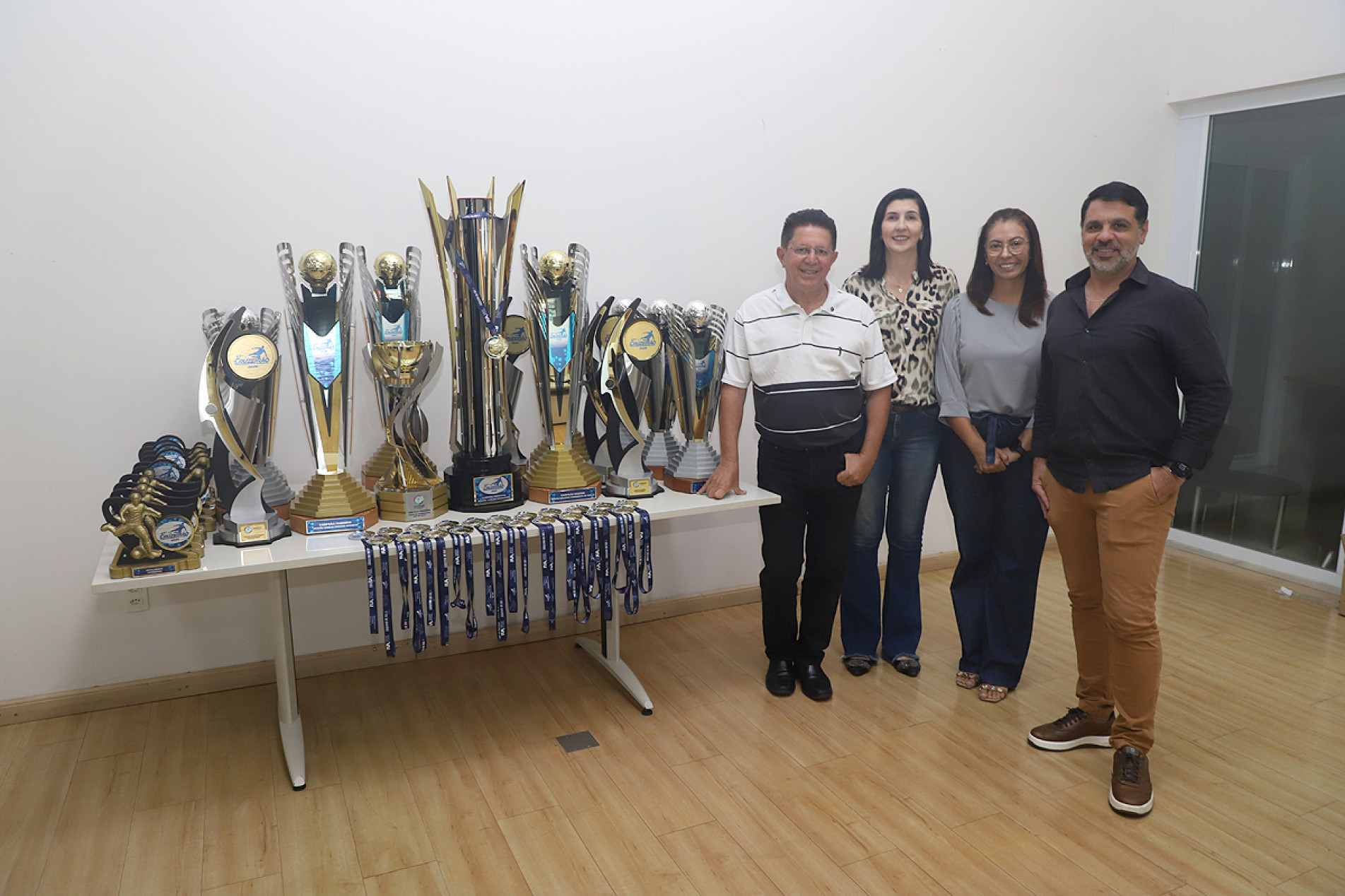 Pedro Roberto Pereira de Souza (diretor da FUA),
Flávia Bueno (chefe de divisão da Sequav), Renata
Cristina Oliveira do Nascimento (secretária da Sequav)
e Daniel Querido (chefe de divisão da Sequav) 
