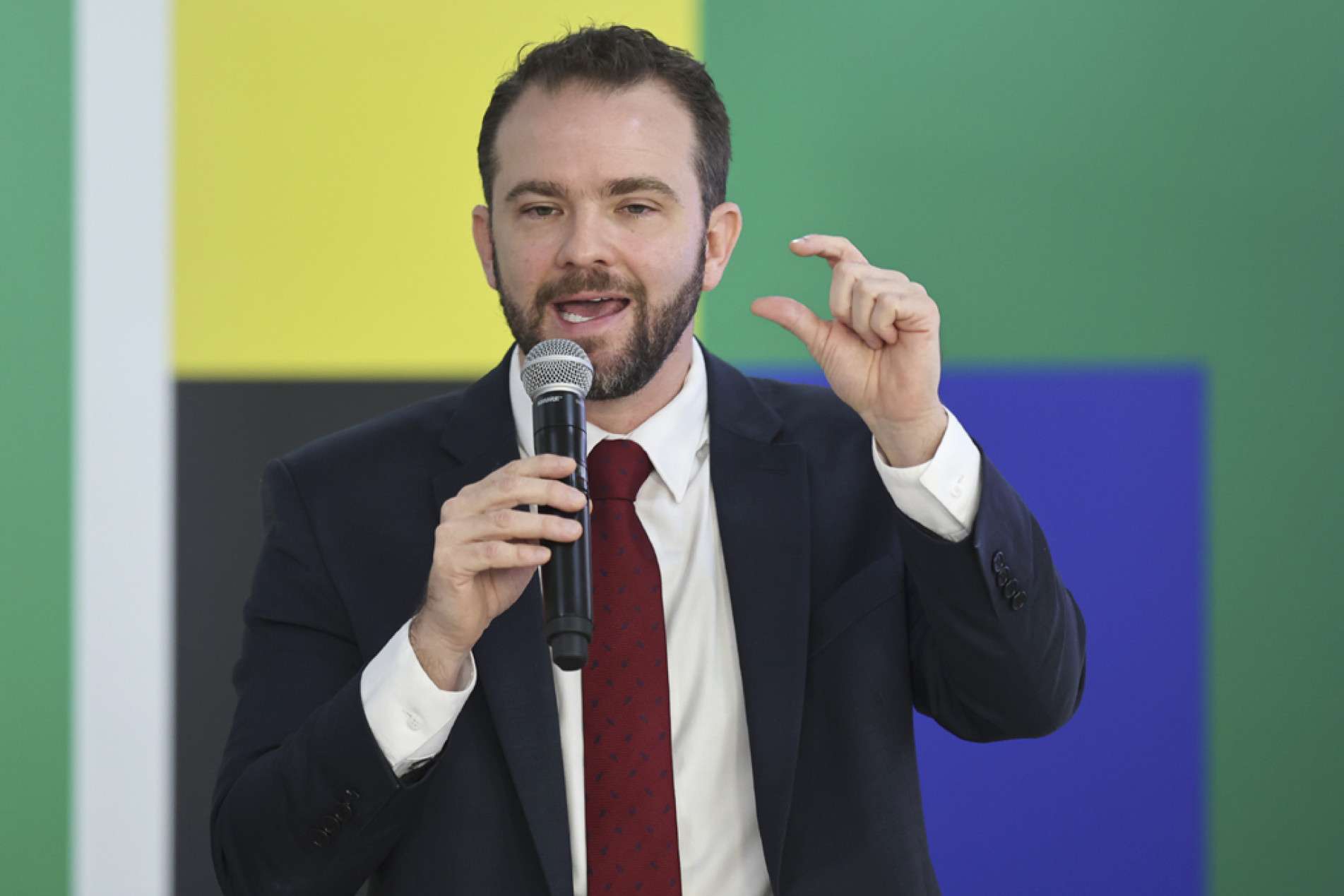 Ministro da Fazenda, Dario Durigan, deu explicações
