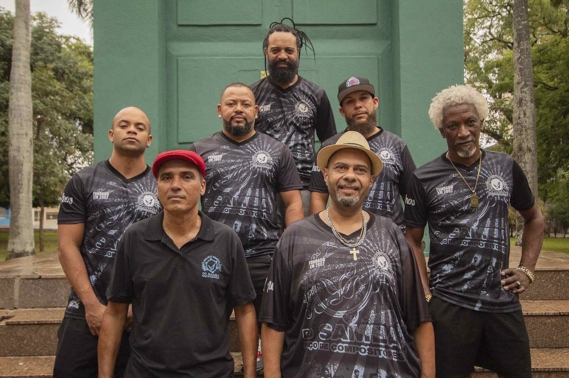 ‘Semente Plantada’ reúne 12 faixas inéditas e marca nova fase do grupo com apresentação aberta ao público
