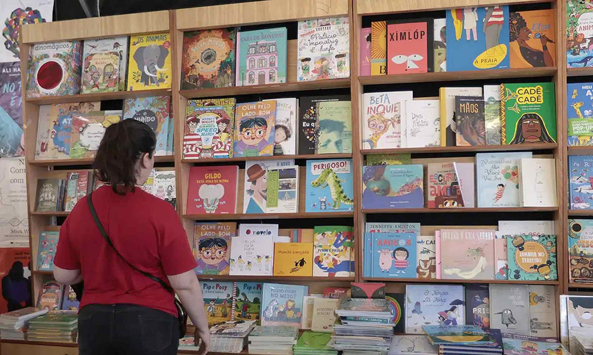Nova política cultural prevê expansão de bibliotecas e fortalecimento de ações de incentivo à leitura no país

