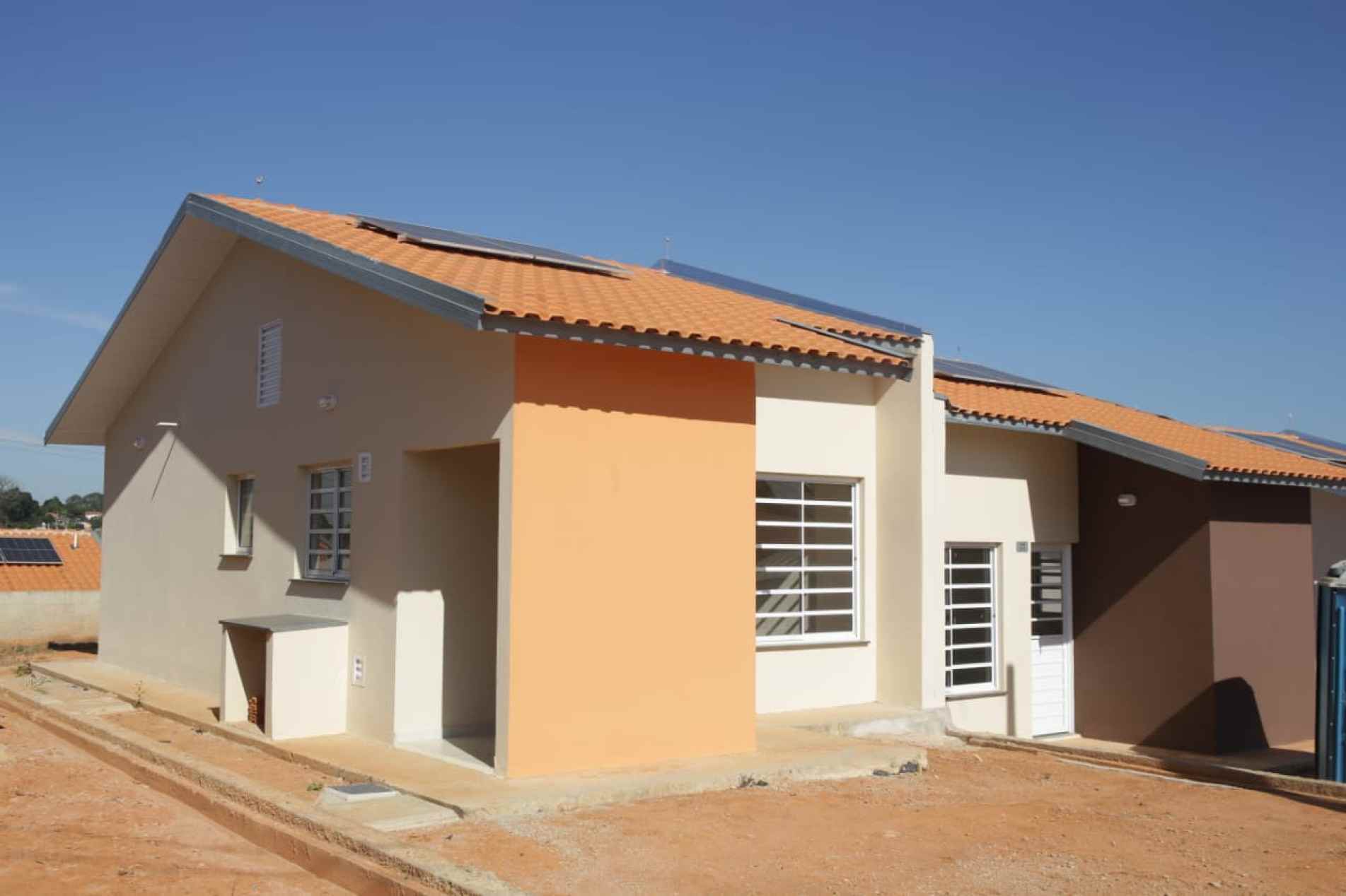 As casas possuem cerca de 49 metros quadrados